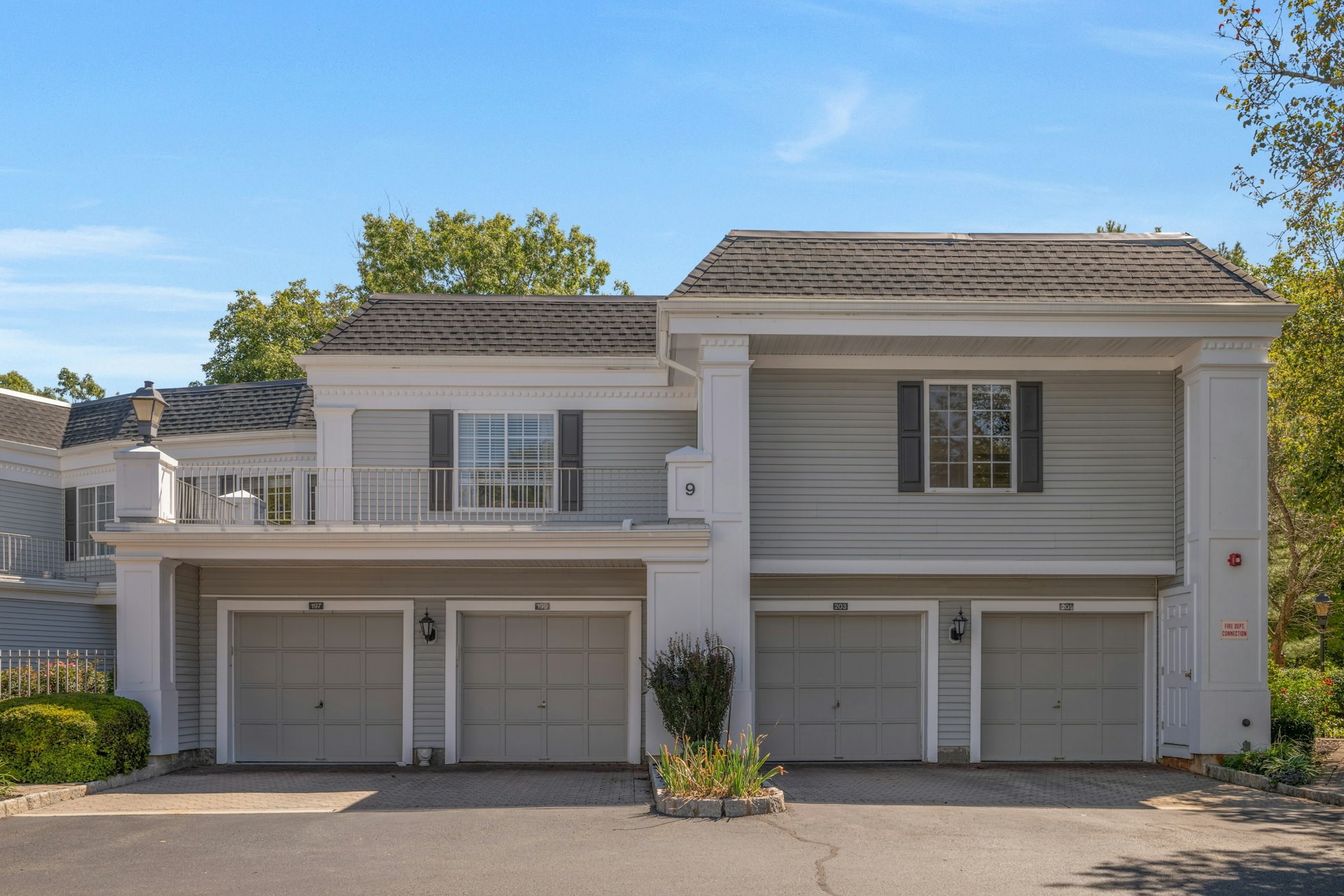 203 Riveredge Drive 