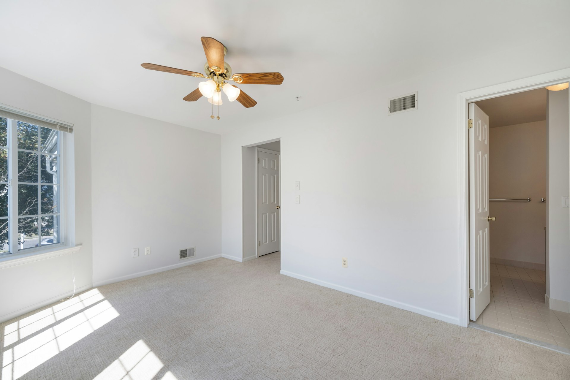203 Riveredge Drive 