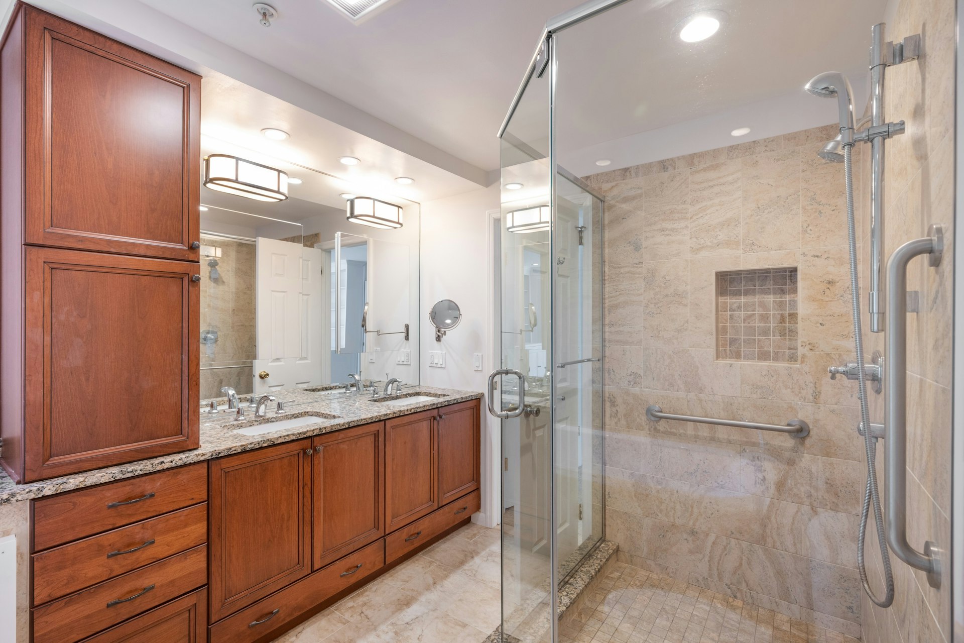 203 Riveredge Drive 