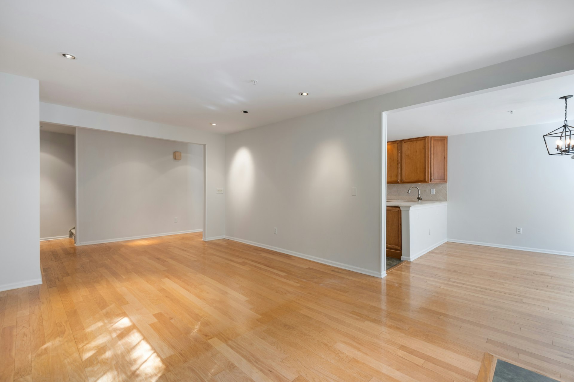 203 Riveredge Drive 