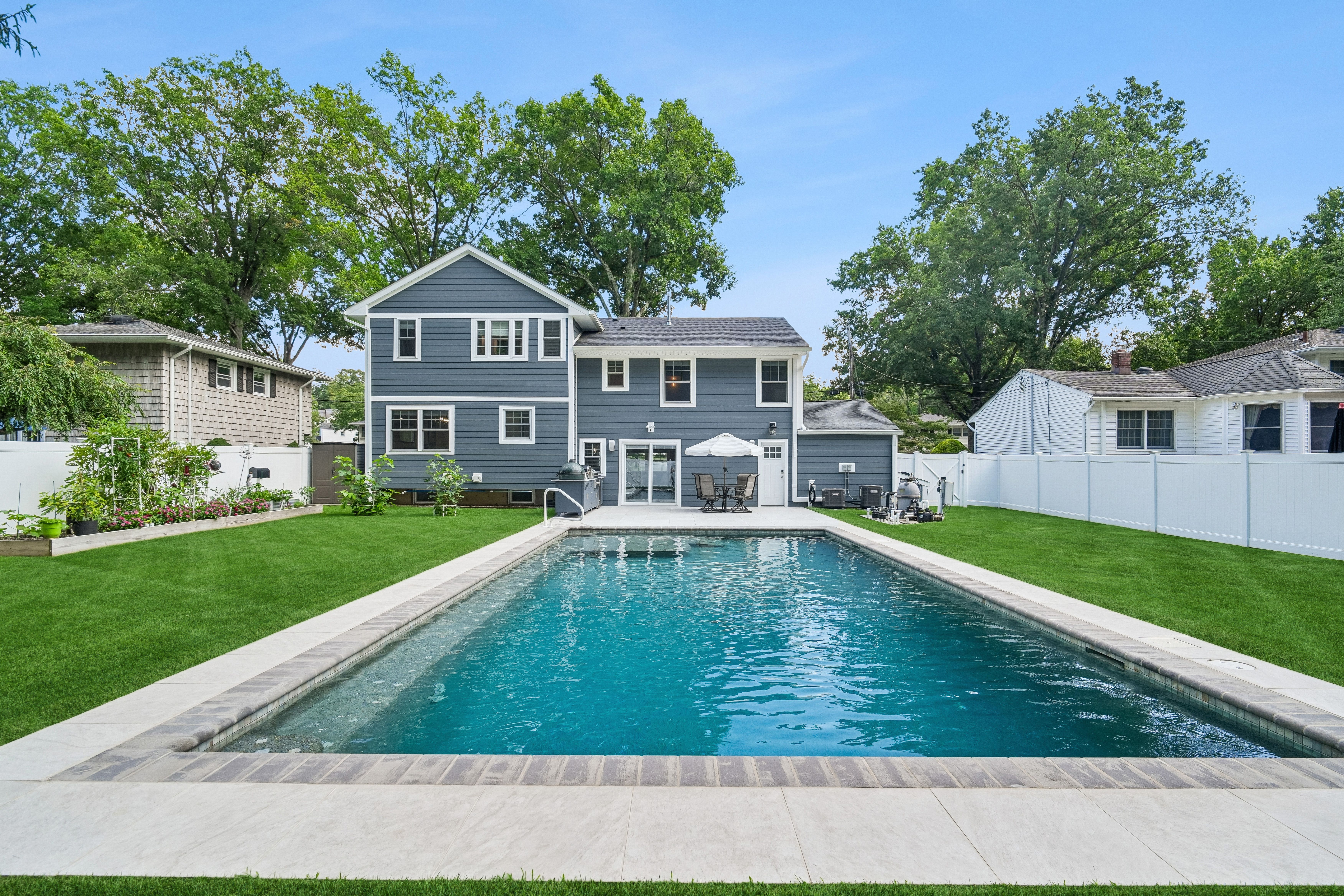 25 Ascot Way 