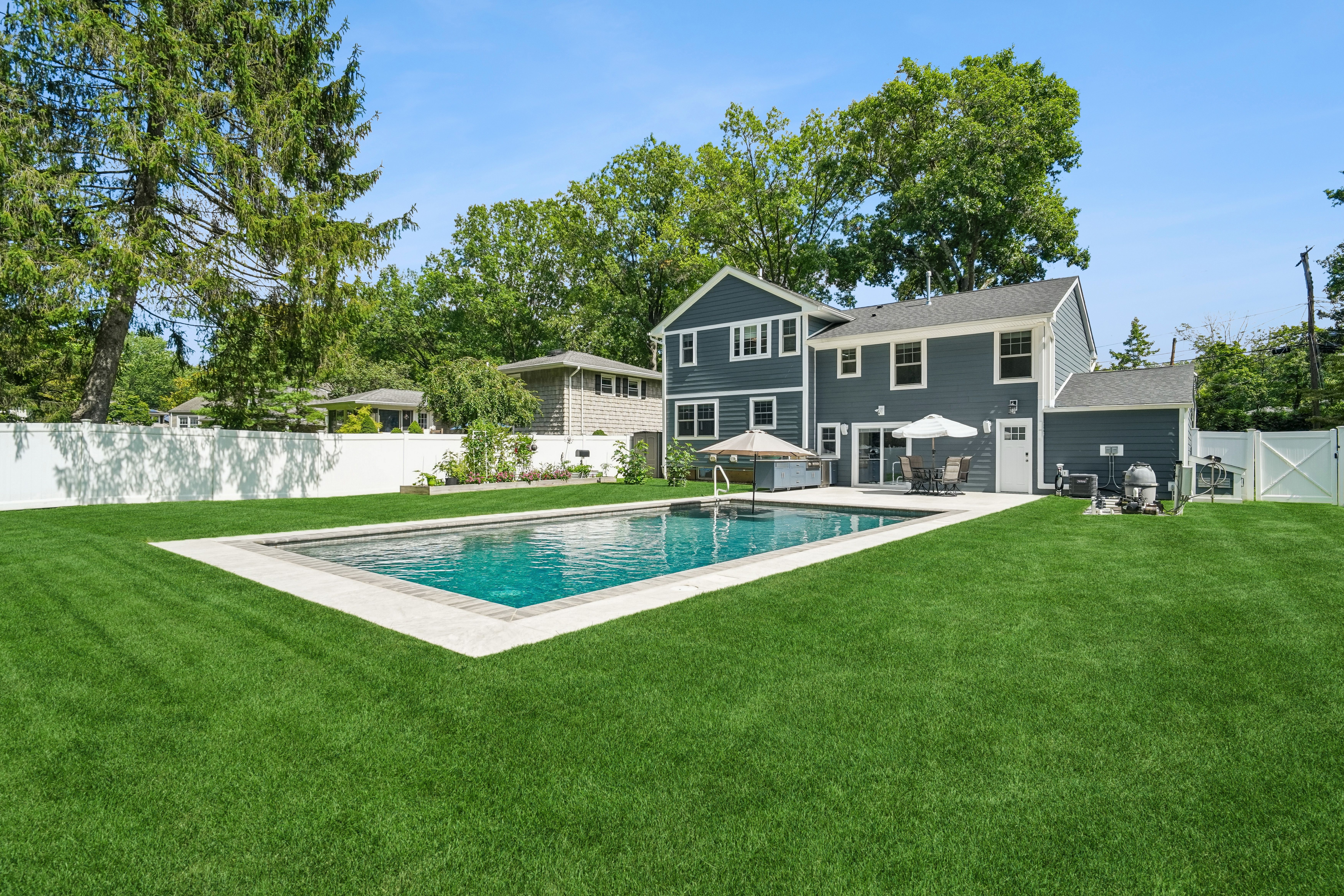 25 Ascot Way 