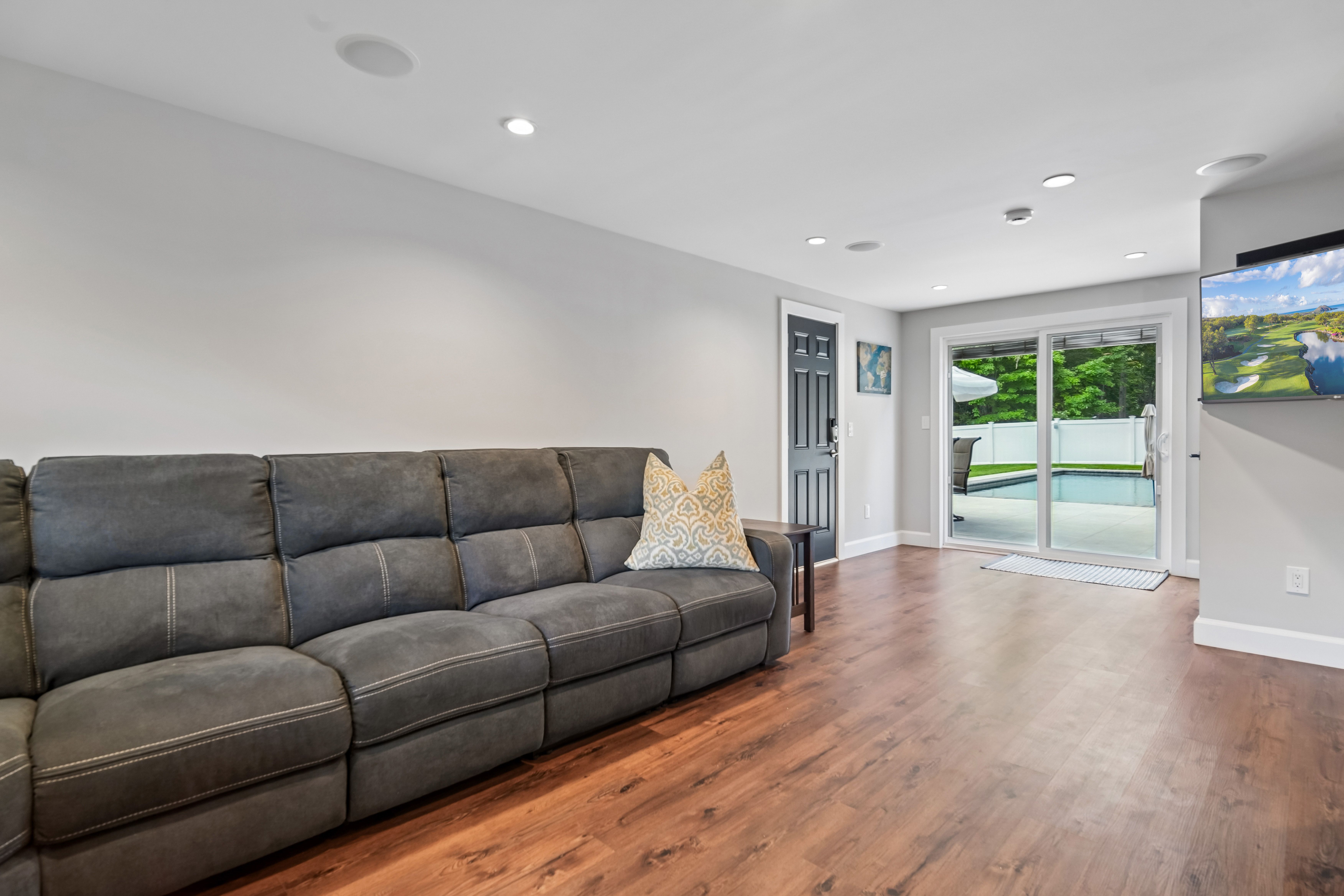 25 Ascot Way 