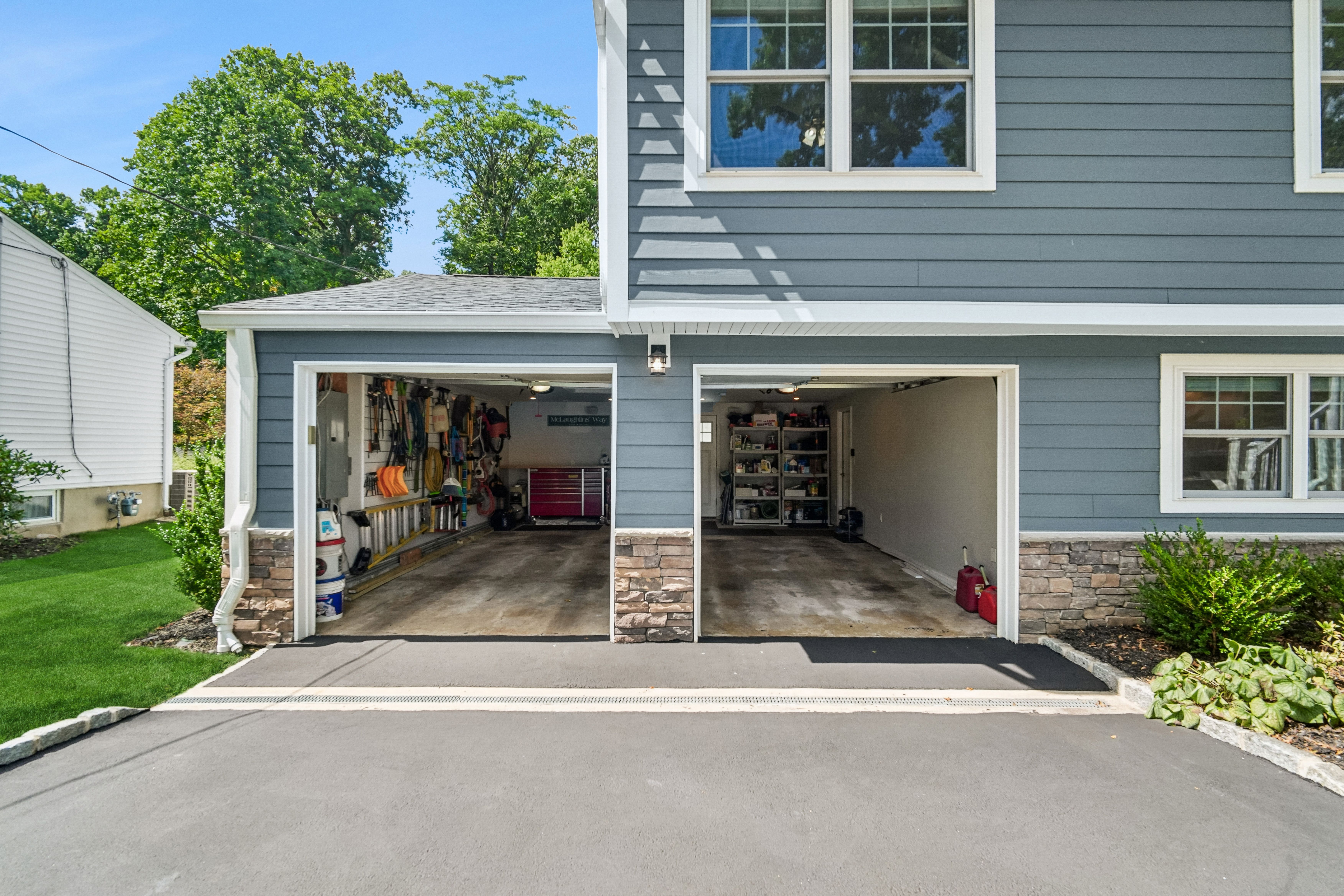25 Ascot Way 