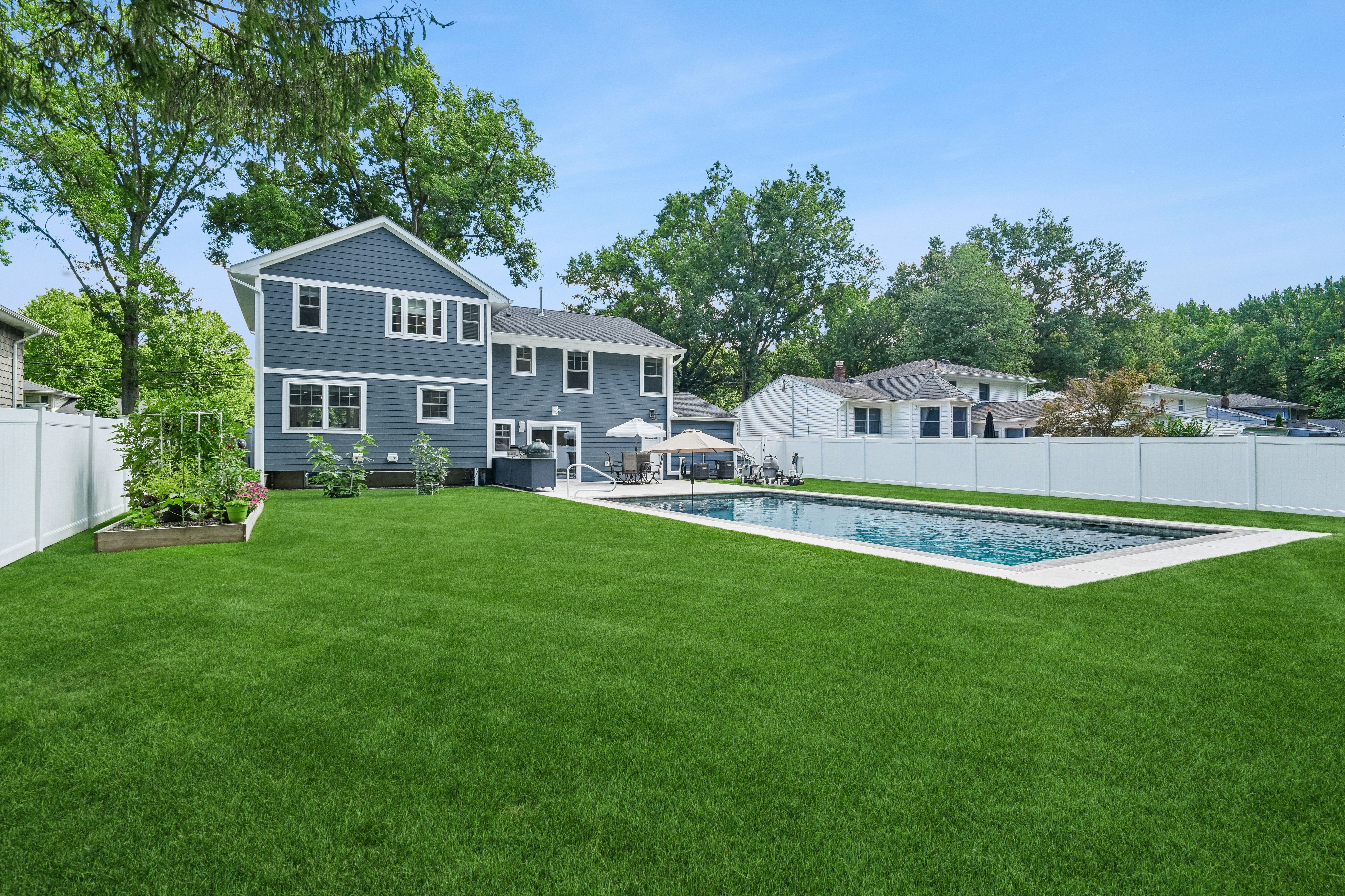 25 Ascot Way 