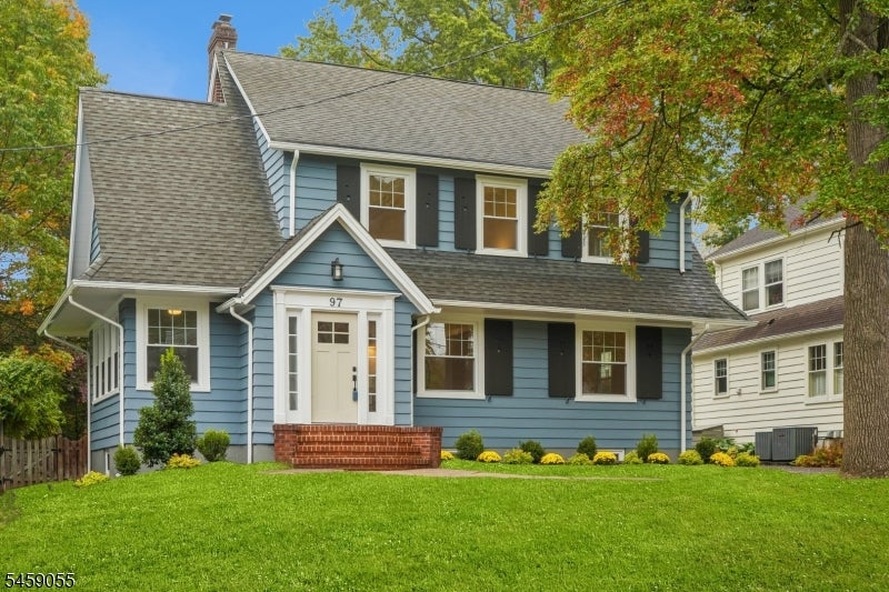 97 Oakview Ave