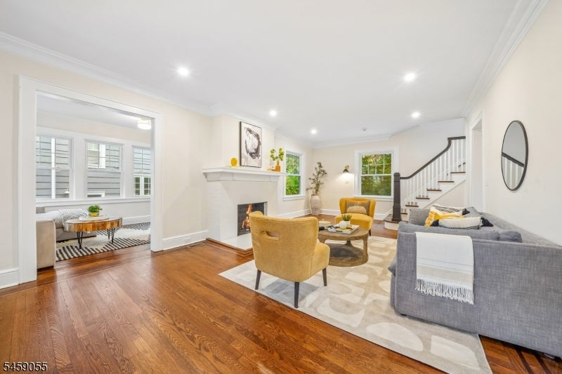 97 Oakview Ave
