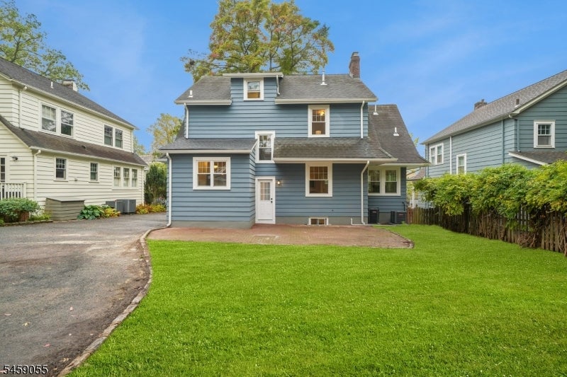 97 Oakview Ave