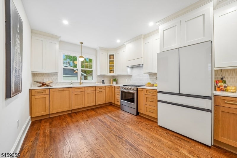 97 Oakview Ave
