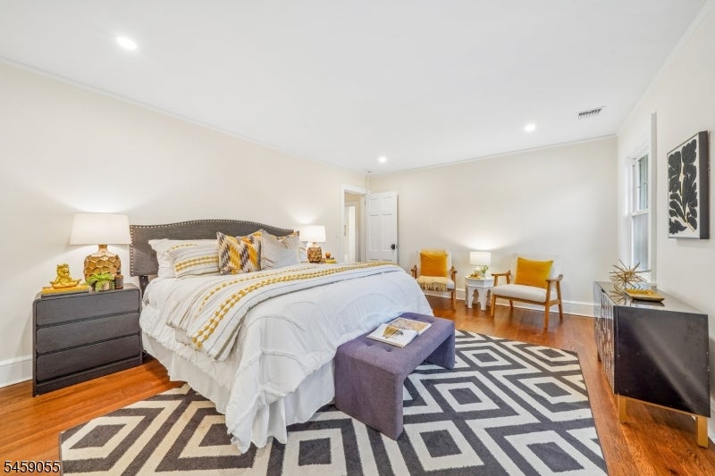 97 Oakview Ave