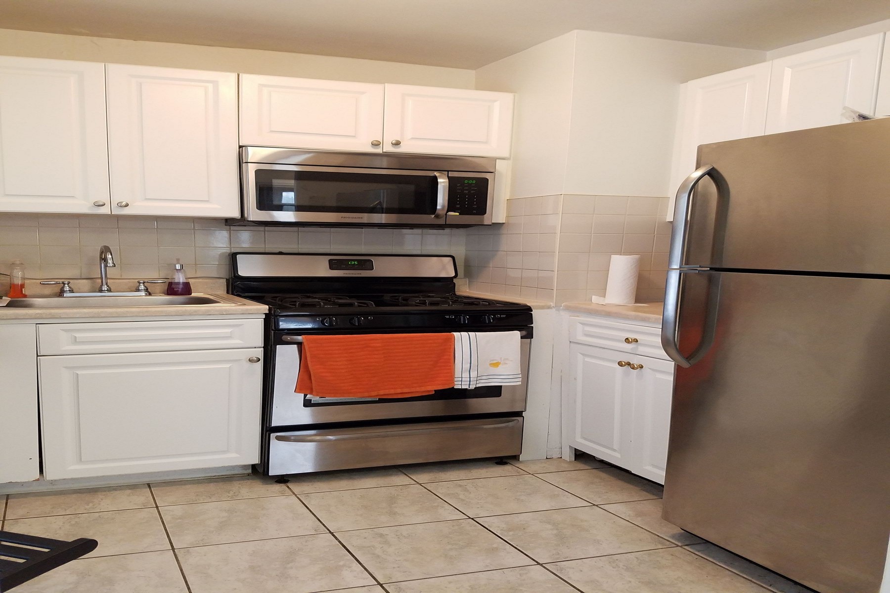 135 Montgomery Street, Apt 2F 