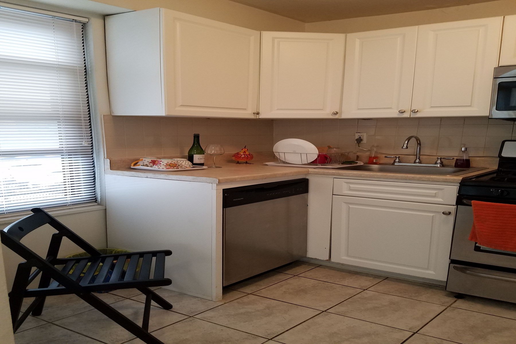 135 Montgomery Street, Apt 2F 