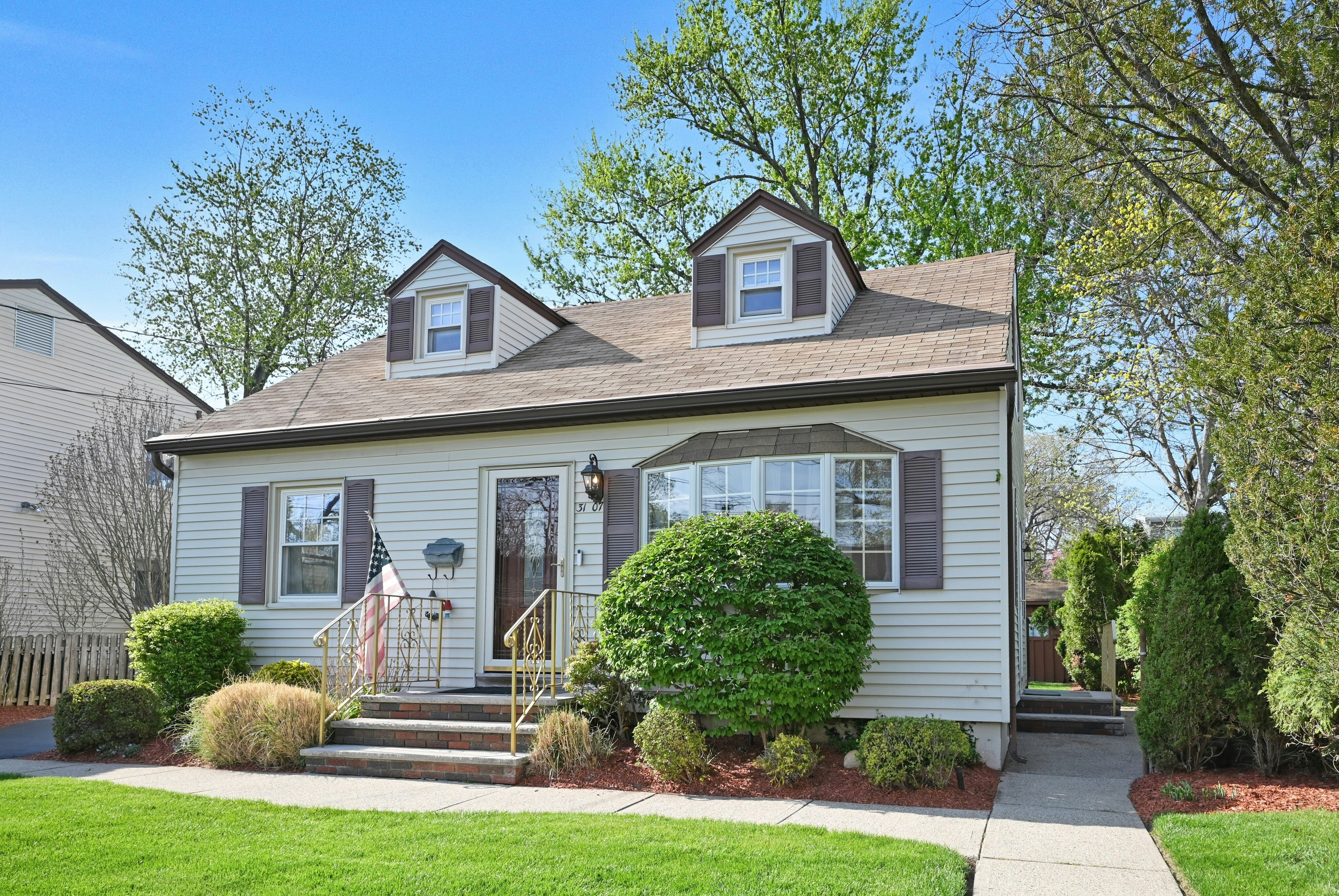 31-07 Nicholson Drive 