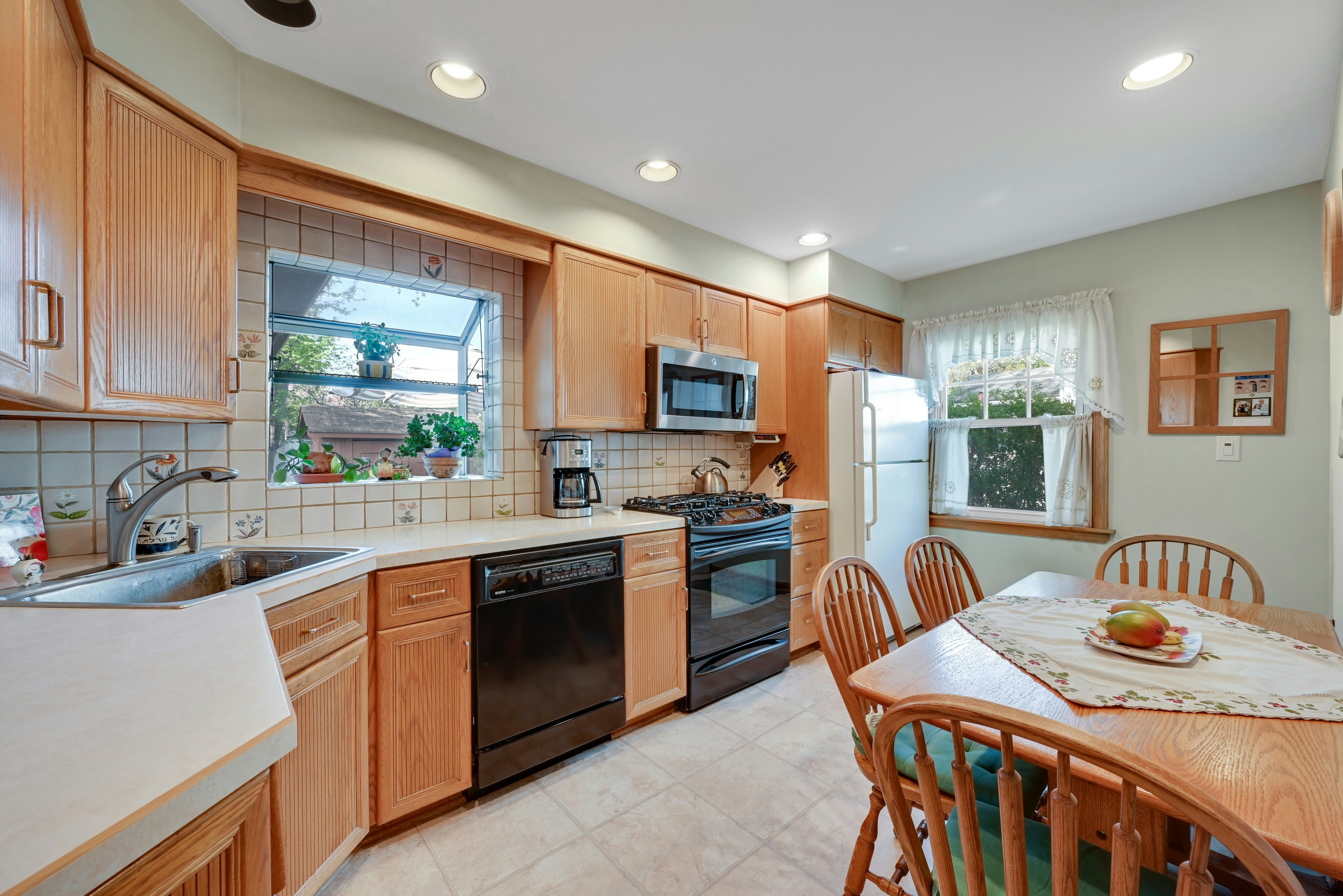 31-07 Nicholson Drive 