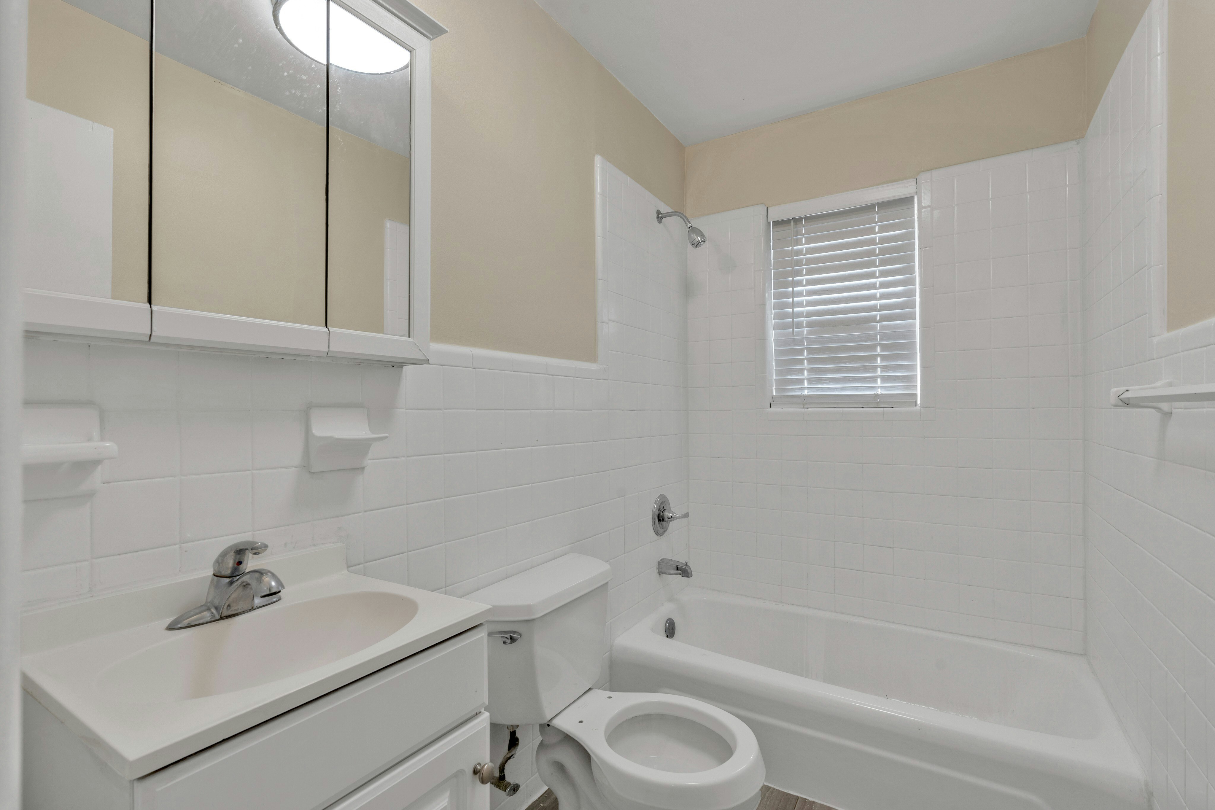 426 Undercliff Avenue 2R