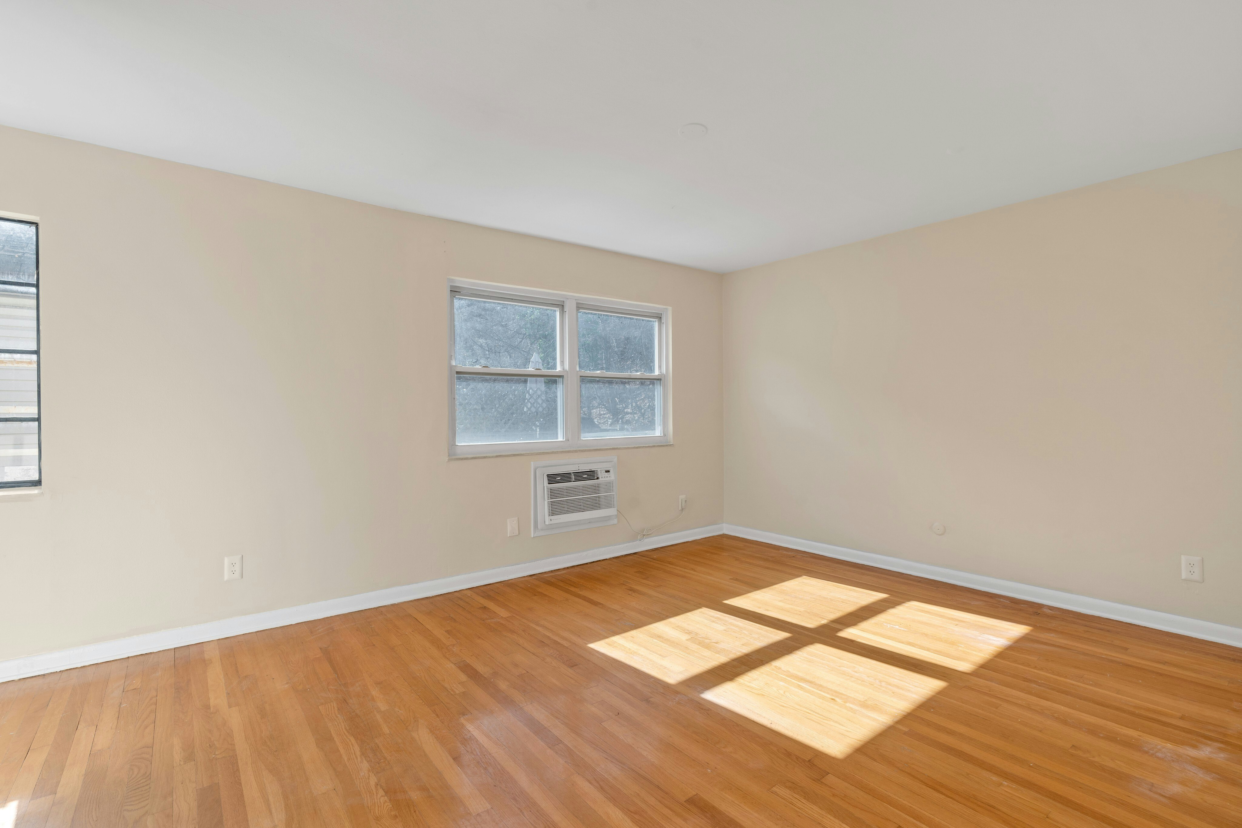 426 Undercliff Avenue 2R