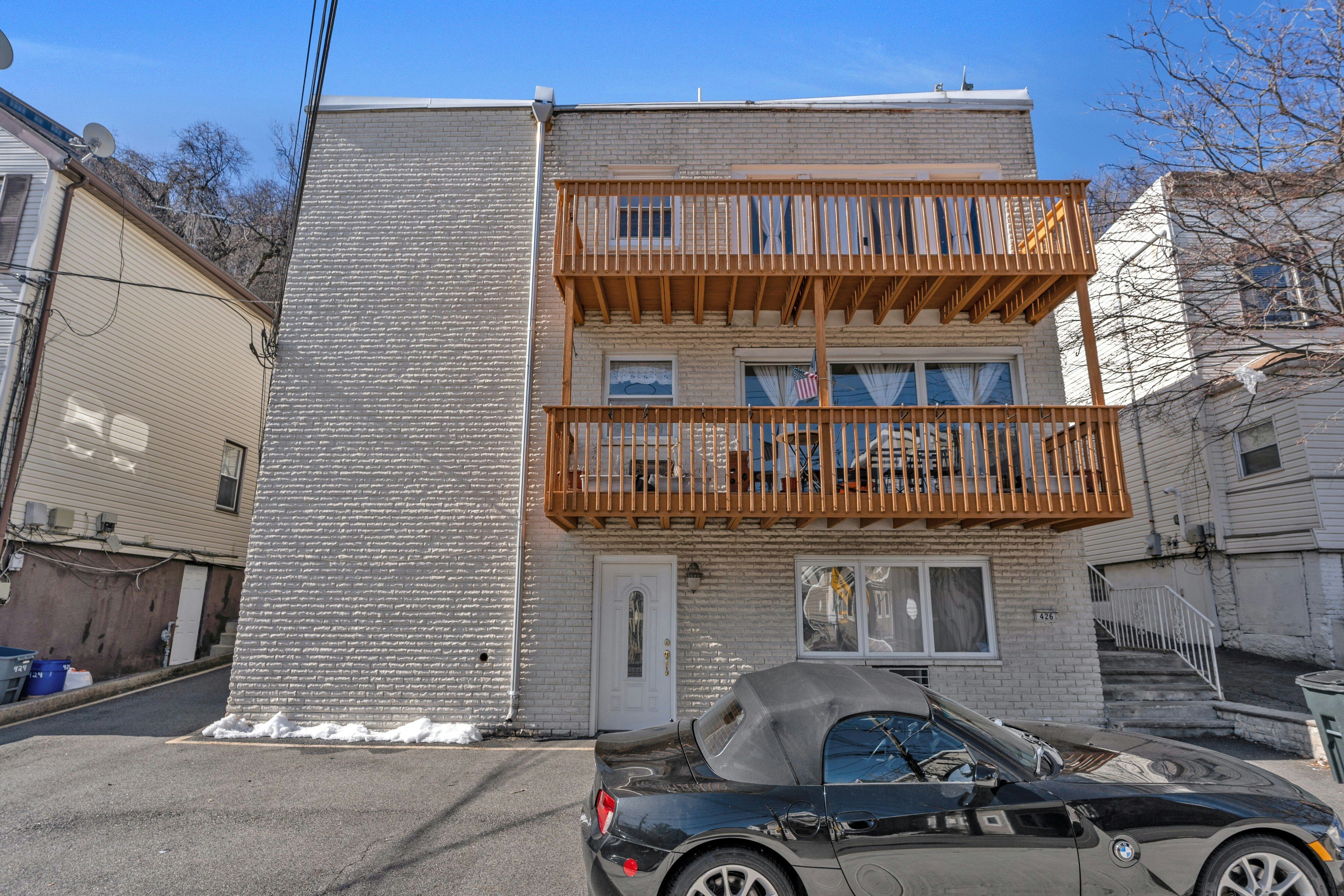 426 Undercliff Avenue 2R