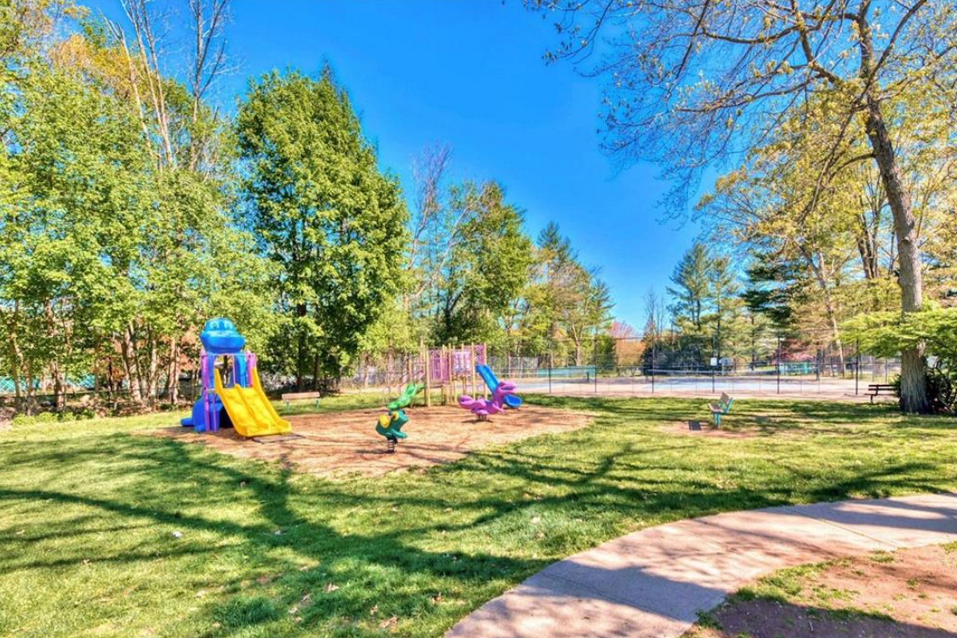10 Oxford Court, Unit 7911