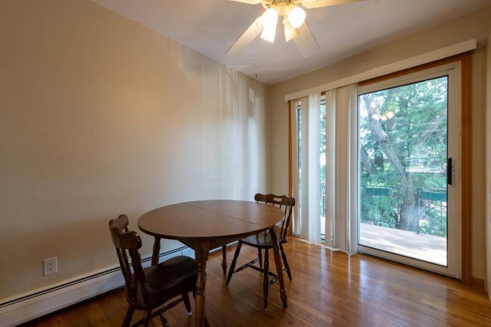10 Oxford Court, Unit 7911