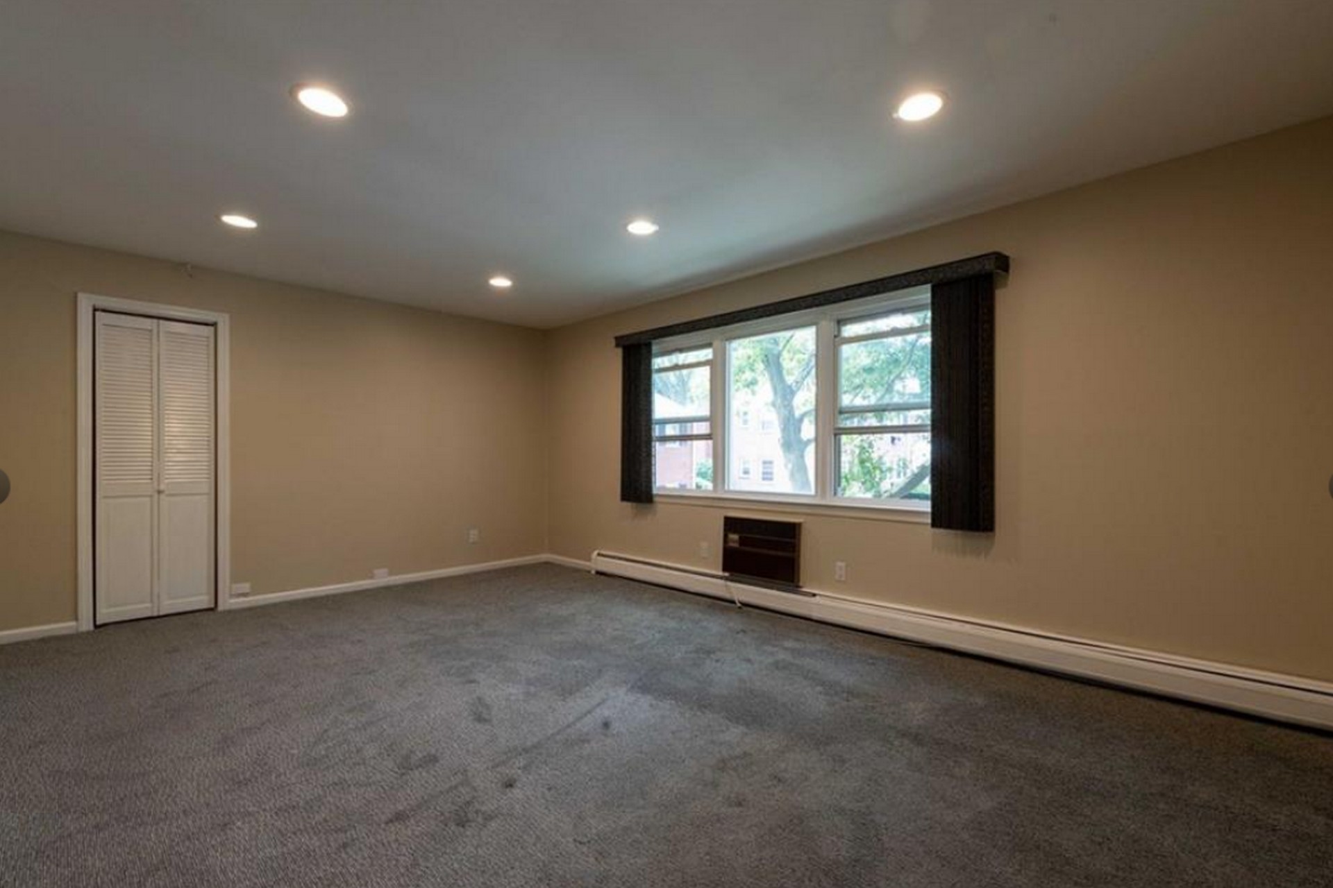 10 Oxford Court, Unit 7911