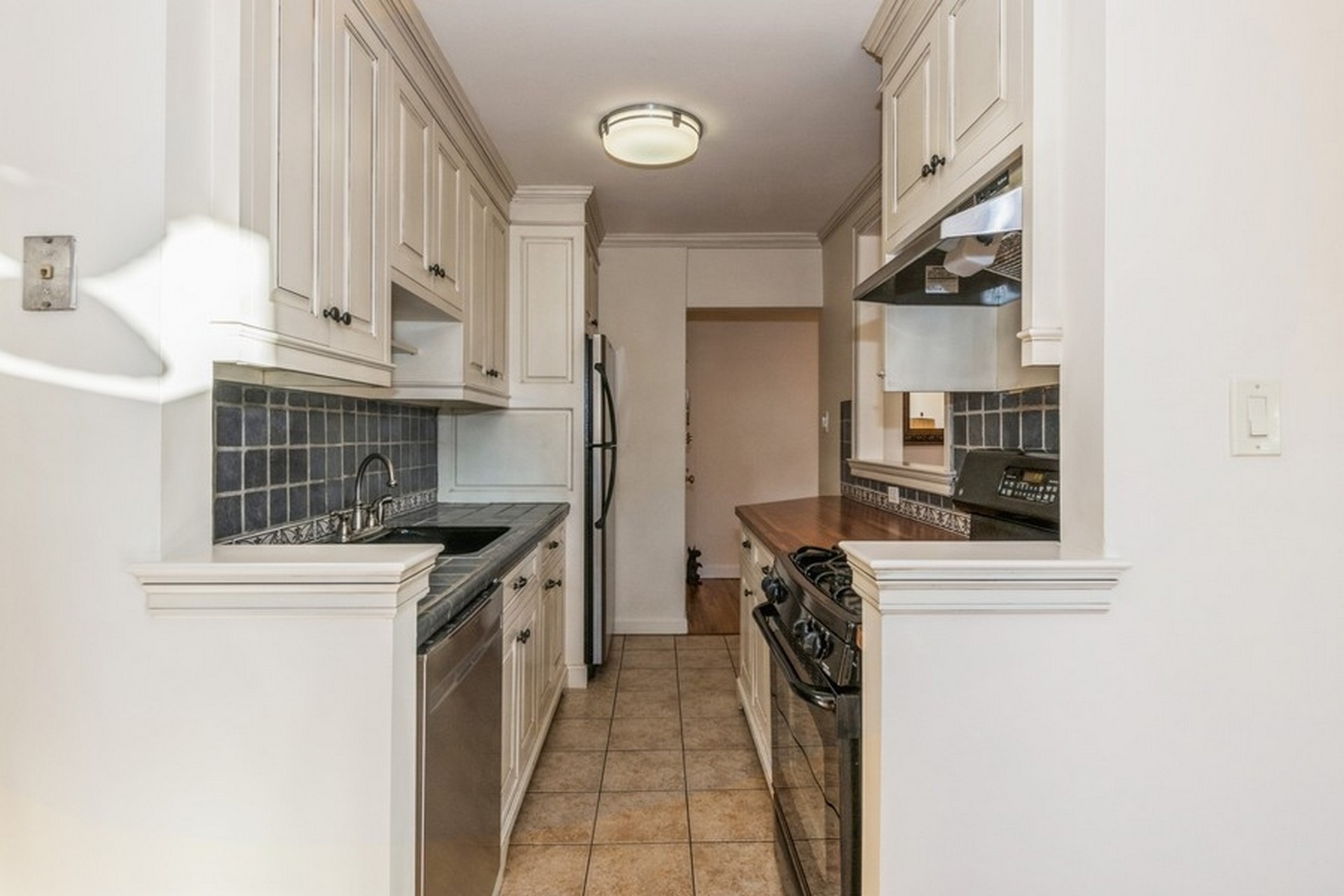 68-15 Selfridge St, Unit #5C