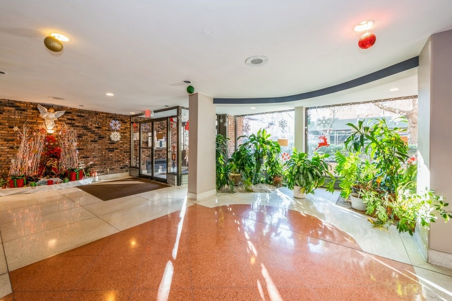 68-15 Selfridge St, Unit #5C