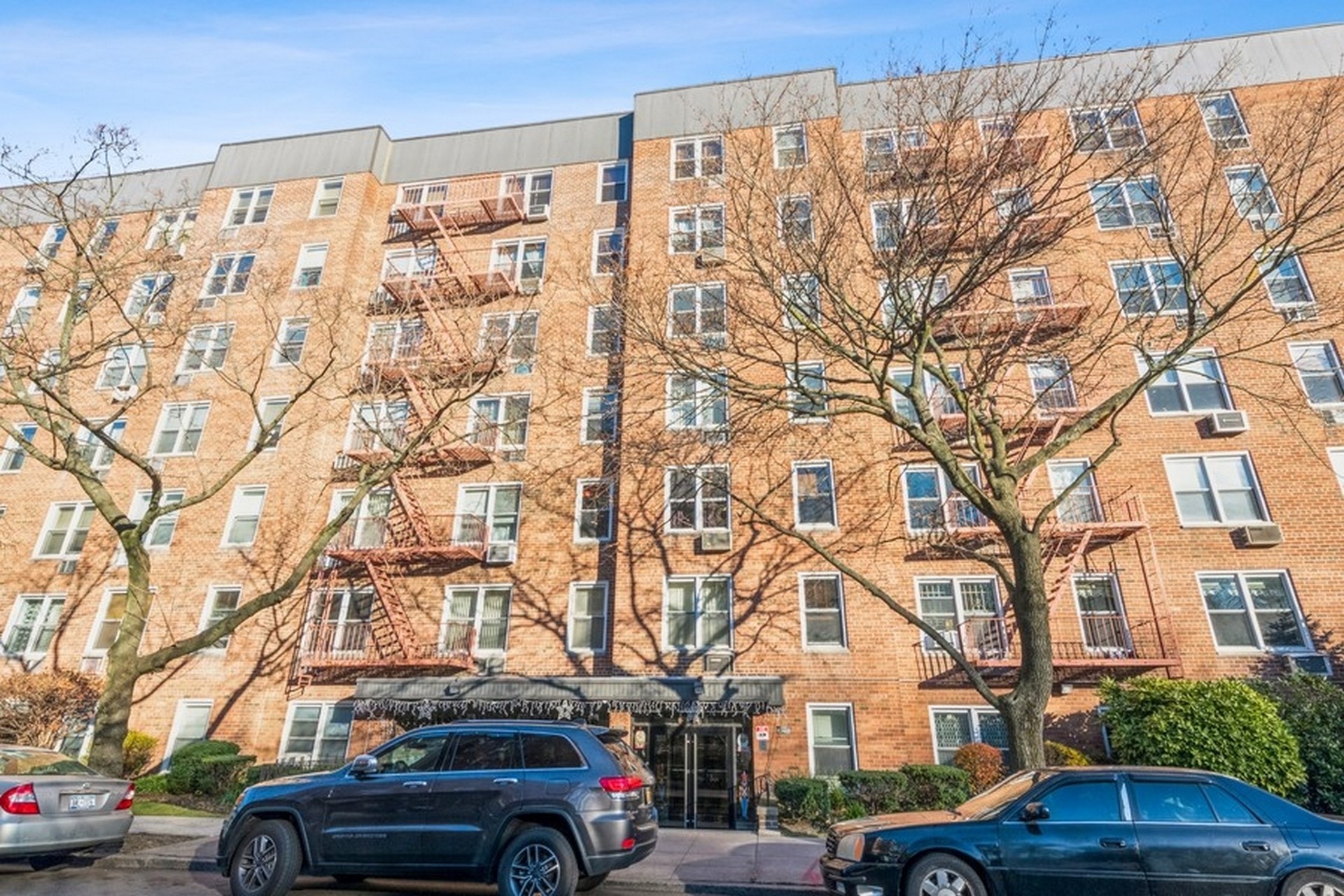 68-15 Selfridge St, Unit #5C