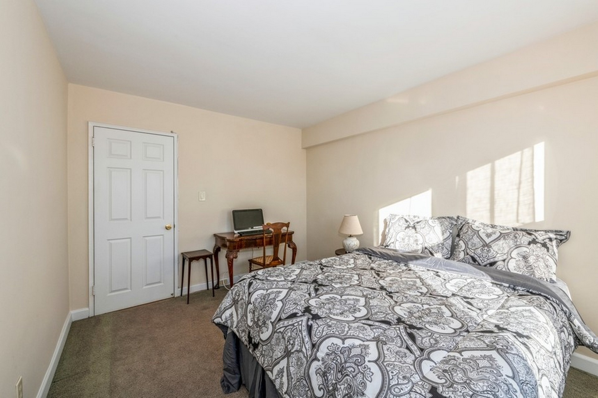 68-15 Selfridge St, Unit #5C