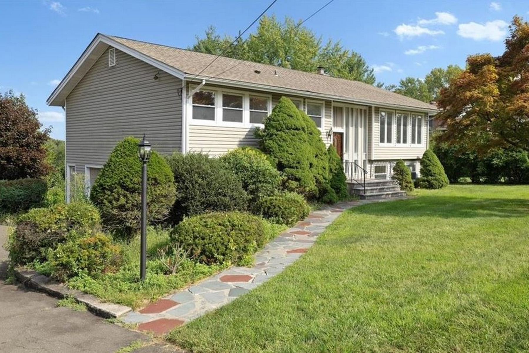 75 Lester Dr
