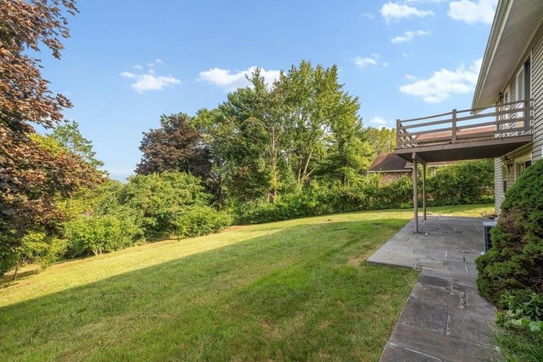 75 Lester Dr