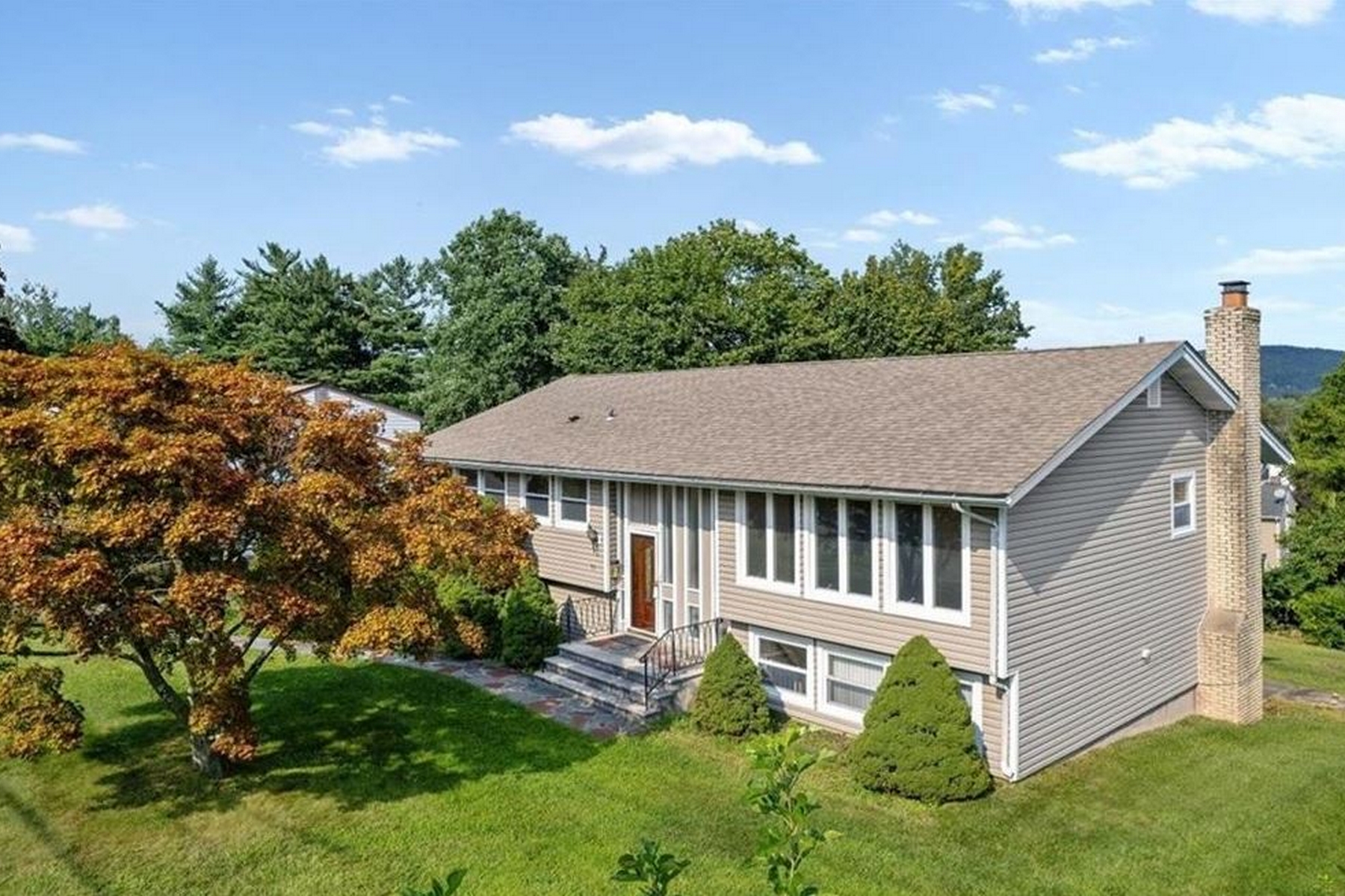 75 Lester Dr