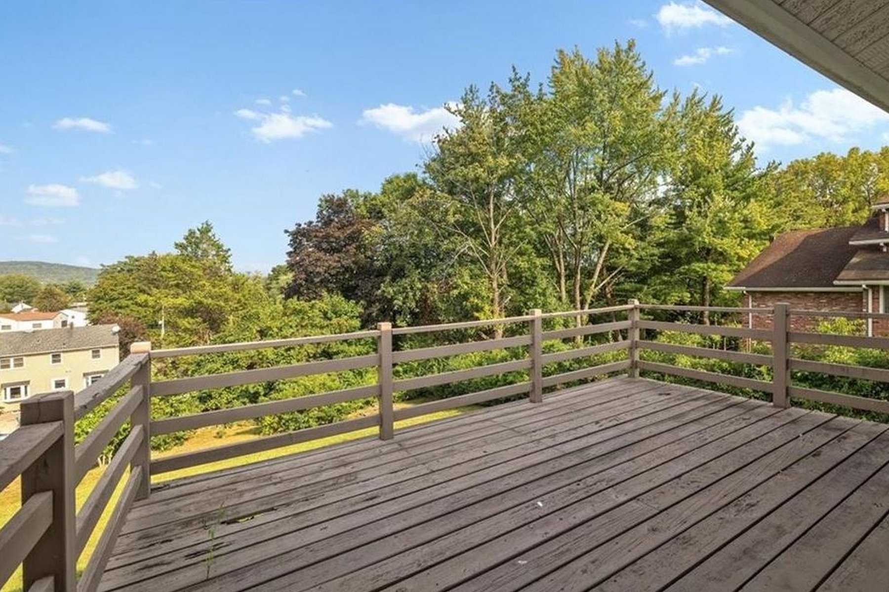 75 Lester Dr