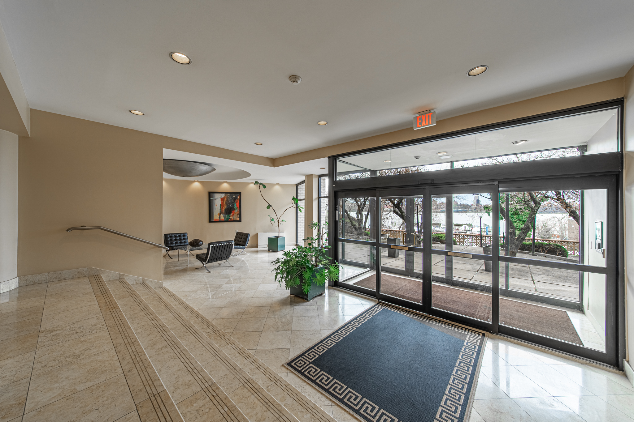 1375 River Road #2B