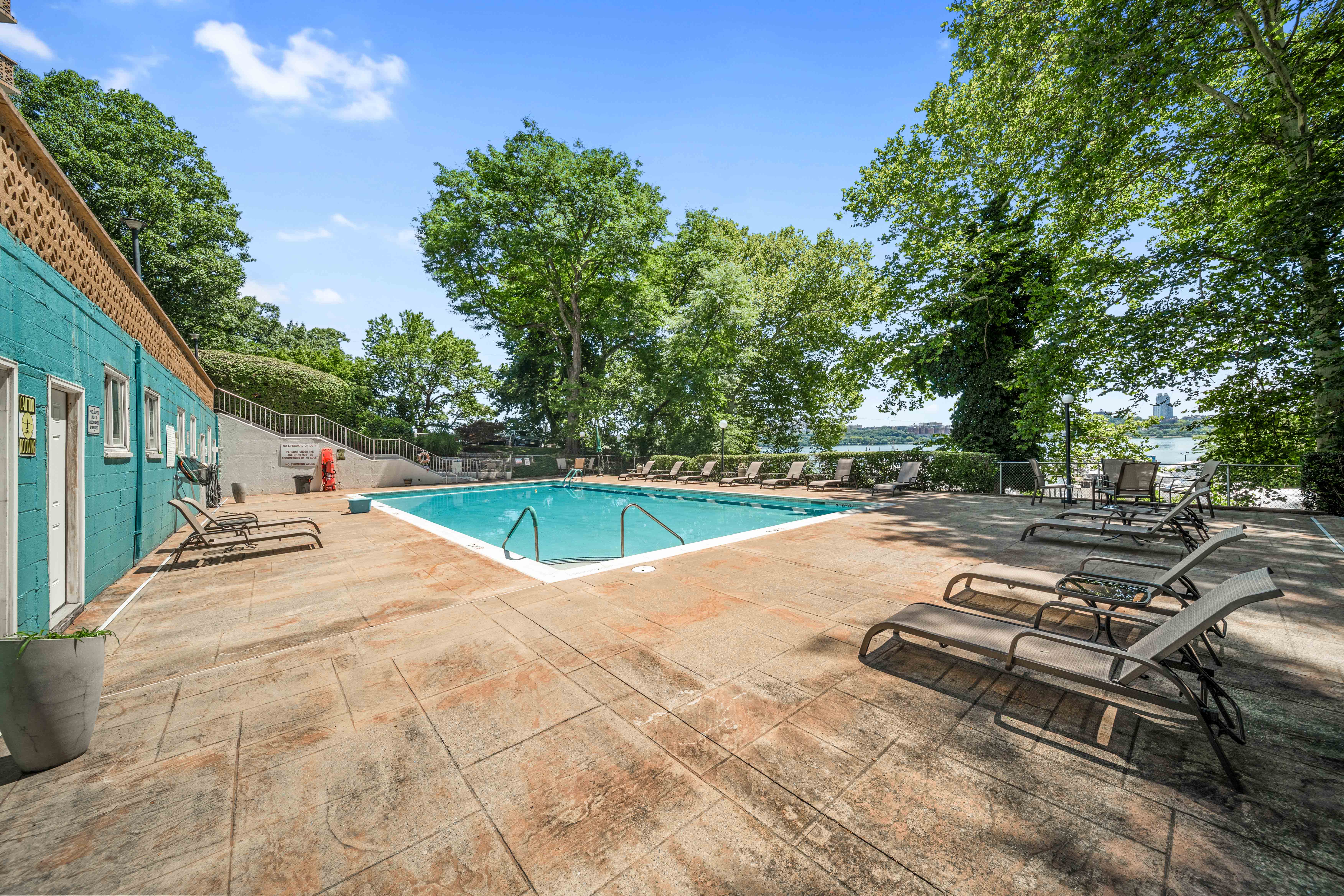 1375 River Road #2B
