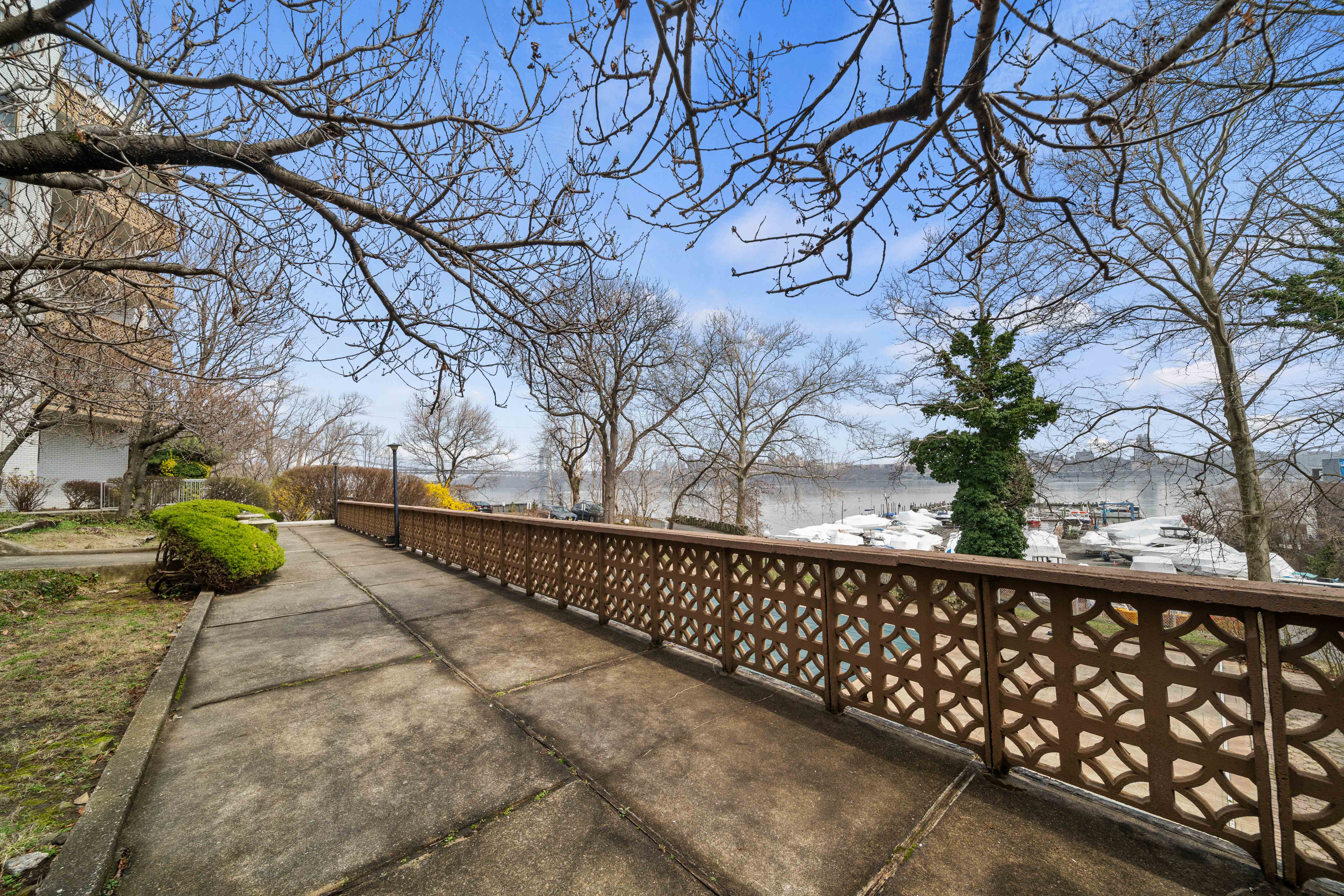 1375 River Road #2B