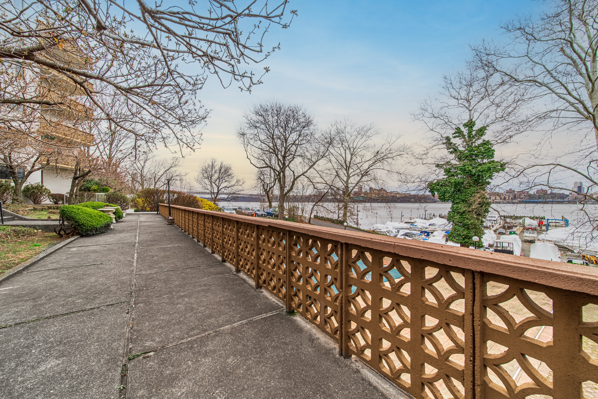 1375 River Road #2B