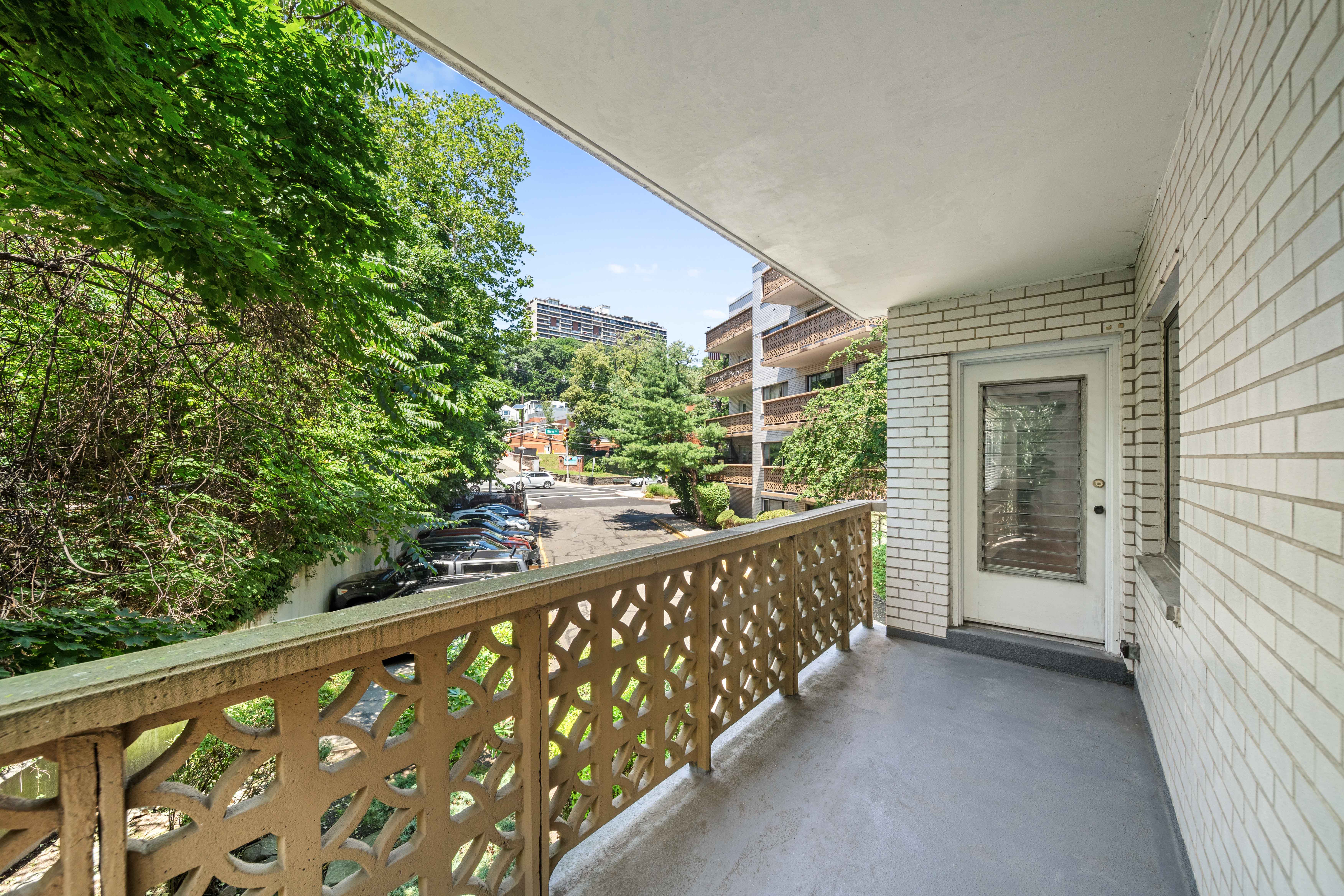 1375 River Road #2B