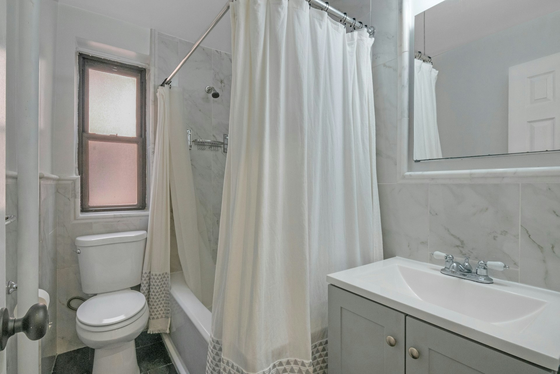 445 West 240th Street, #4C 