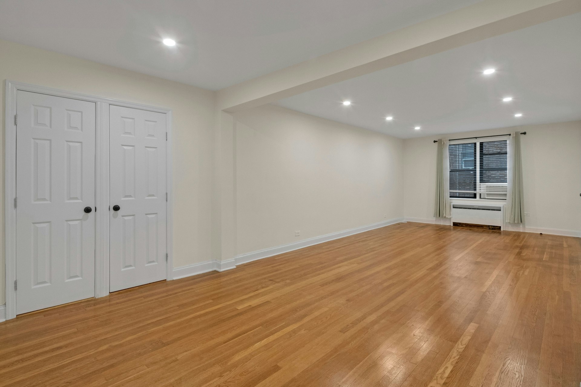445 West 240th Street, #4C 