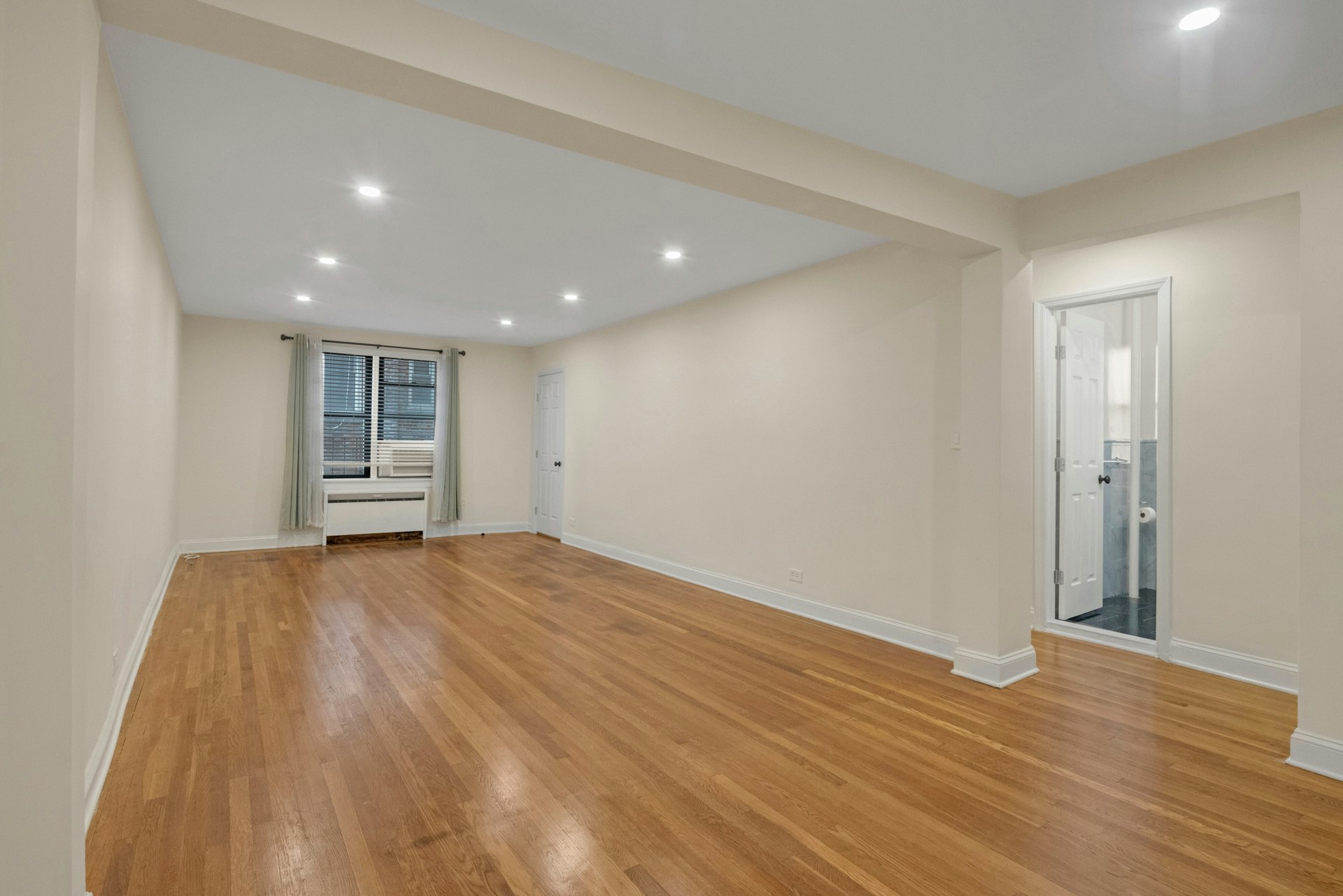 445 West 240th Street, #4C 