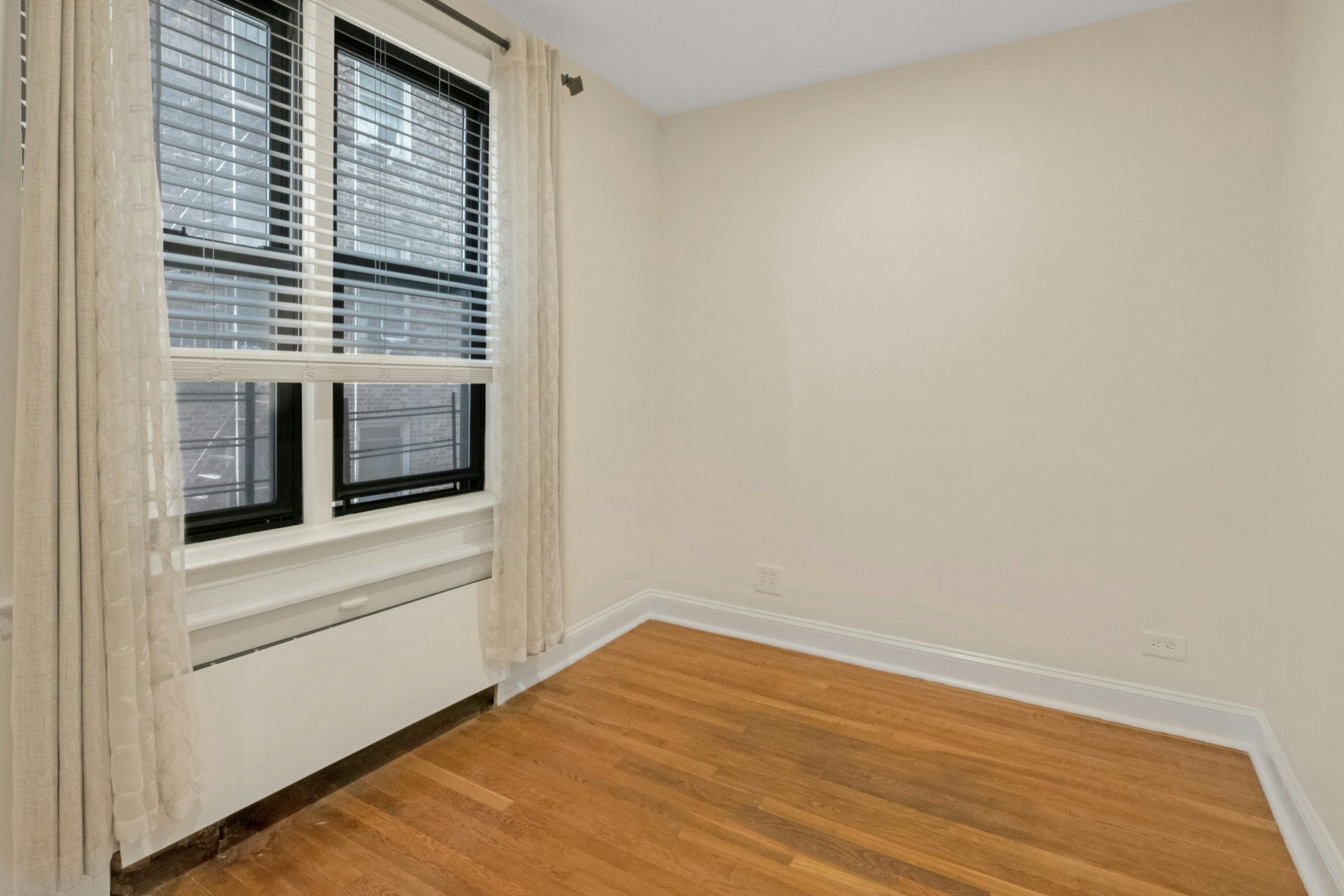445 West 240th Street, #4C 
