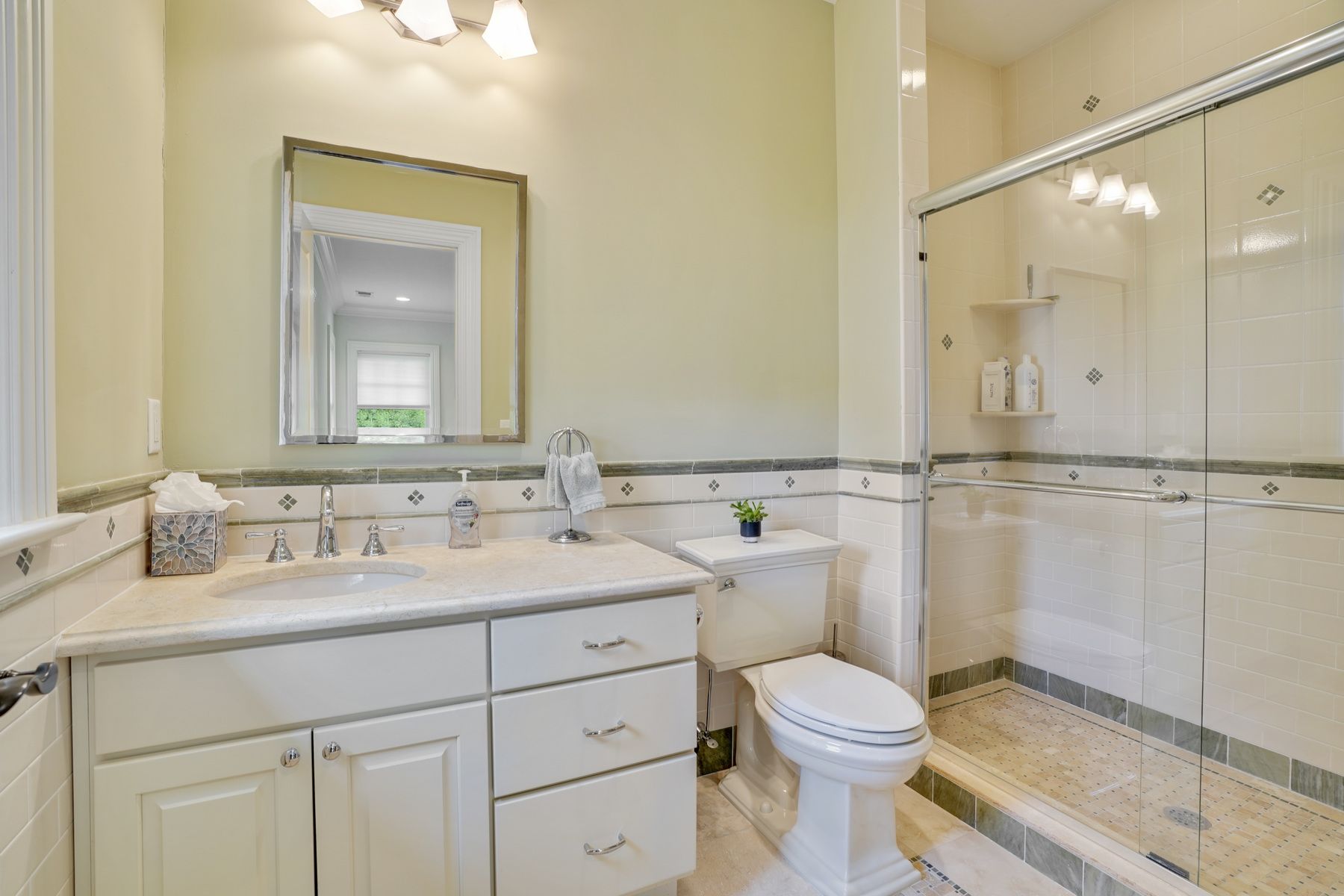 157 Bellevue Avenue 