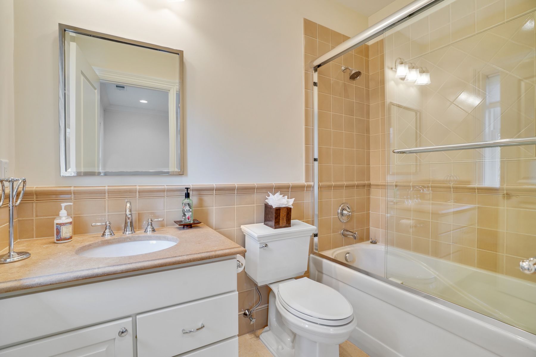157 Bellevue Avenue 