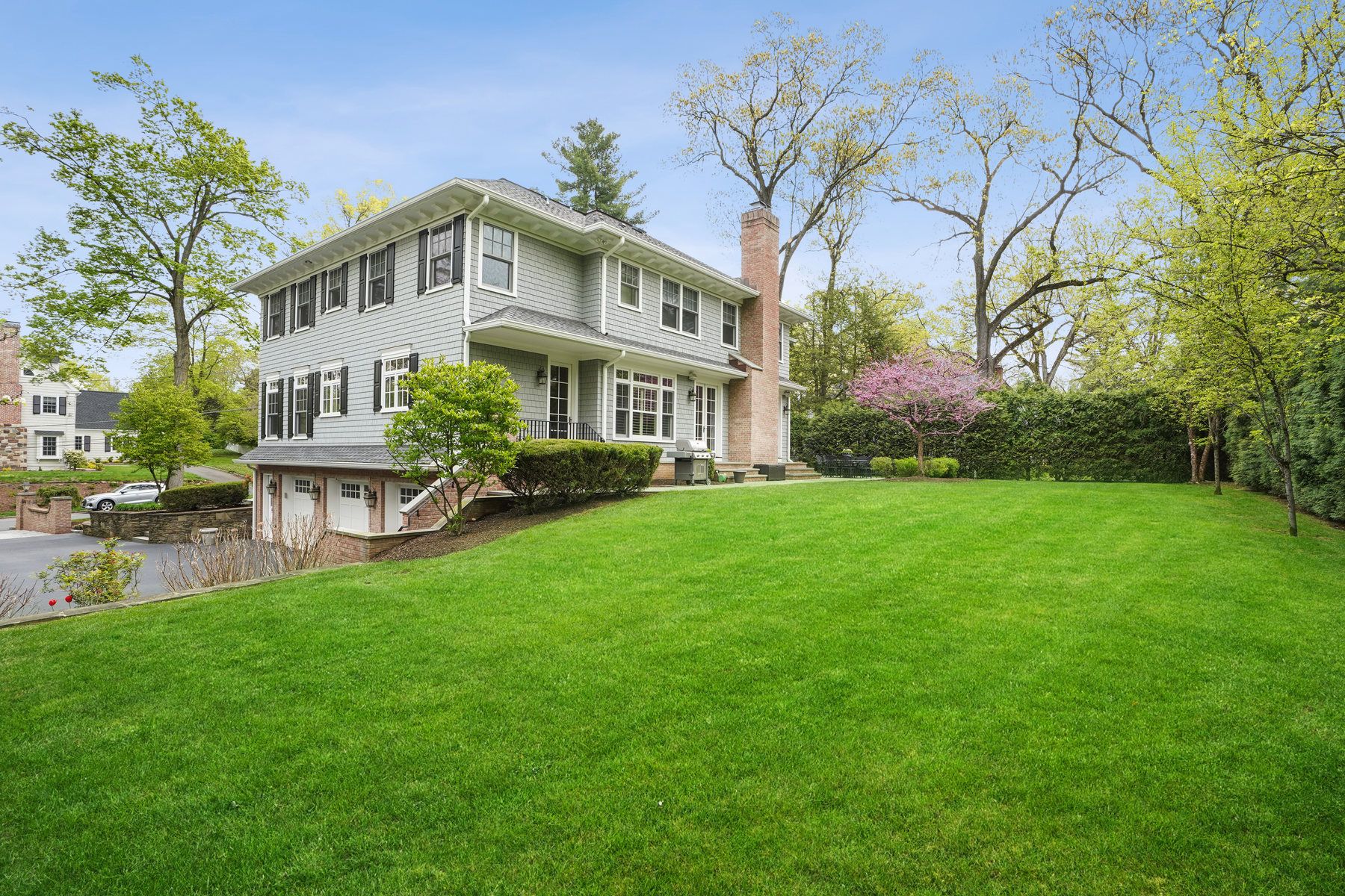 157 Bellevue Avenue 