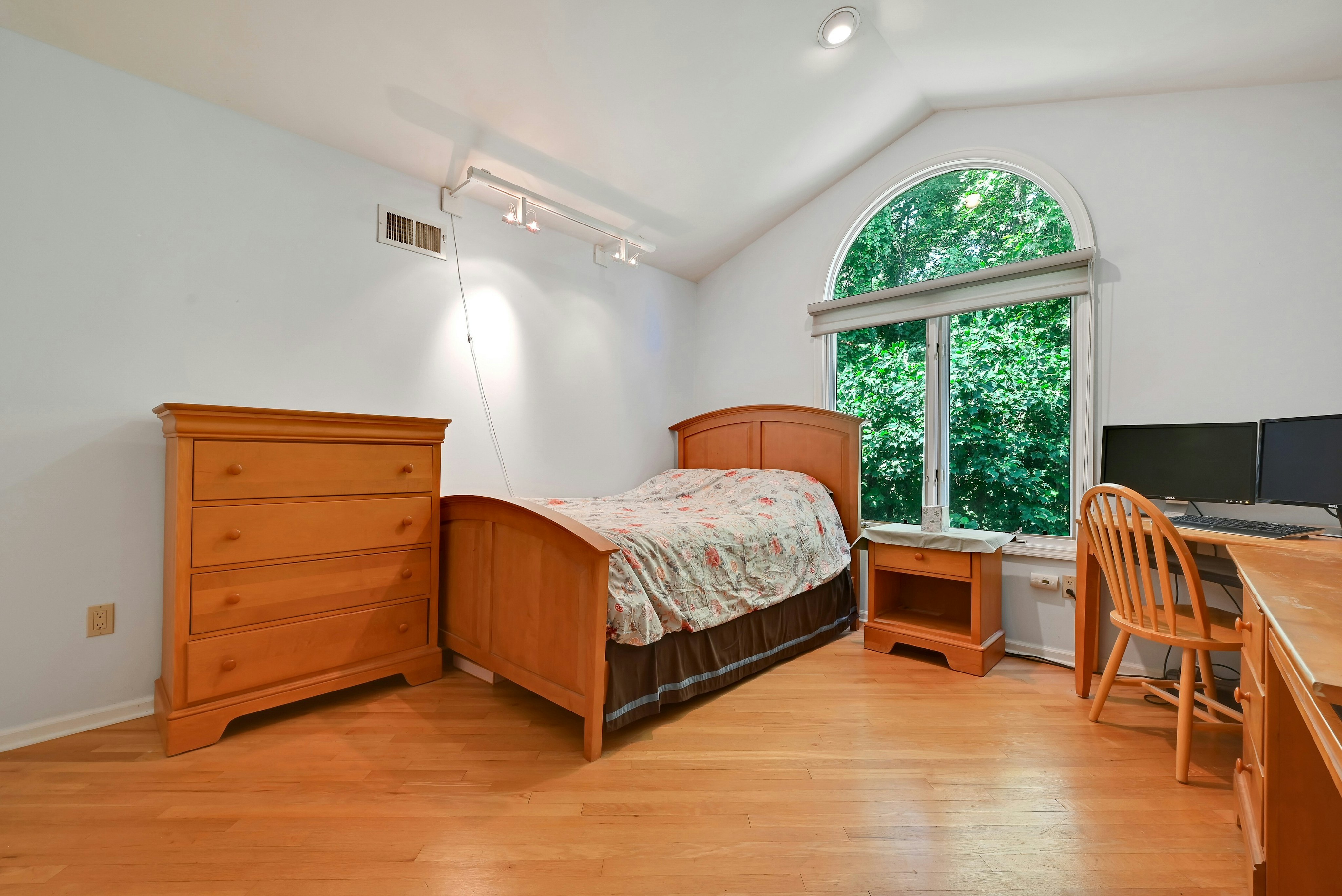 91 Lakeview Dr. 