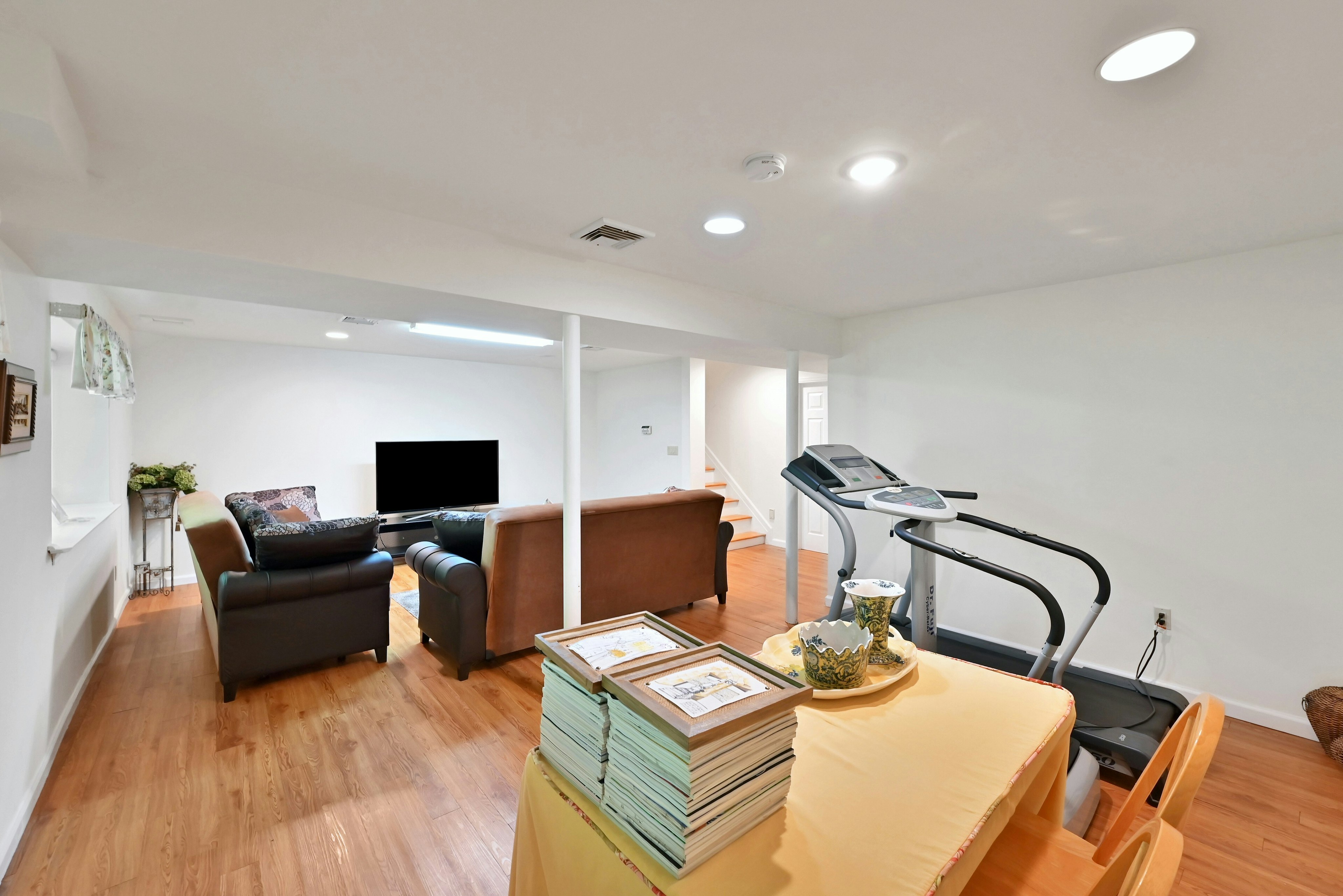 91 Lakeview Dr. 