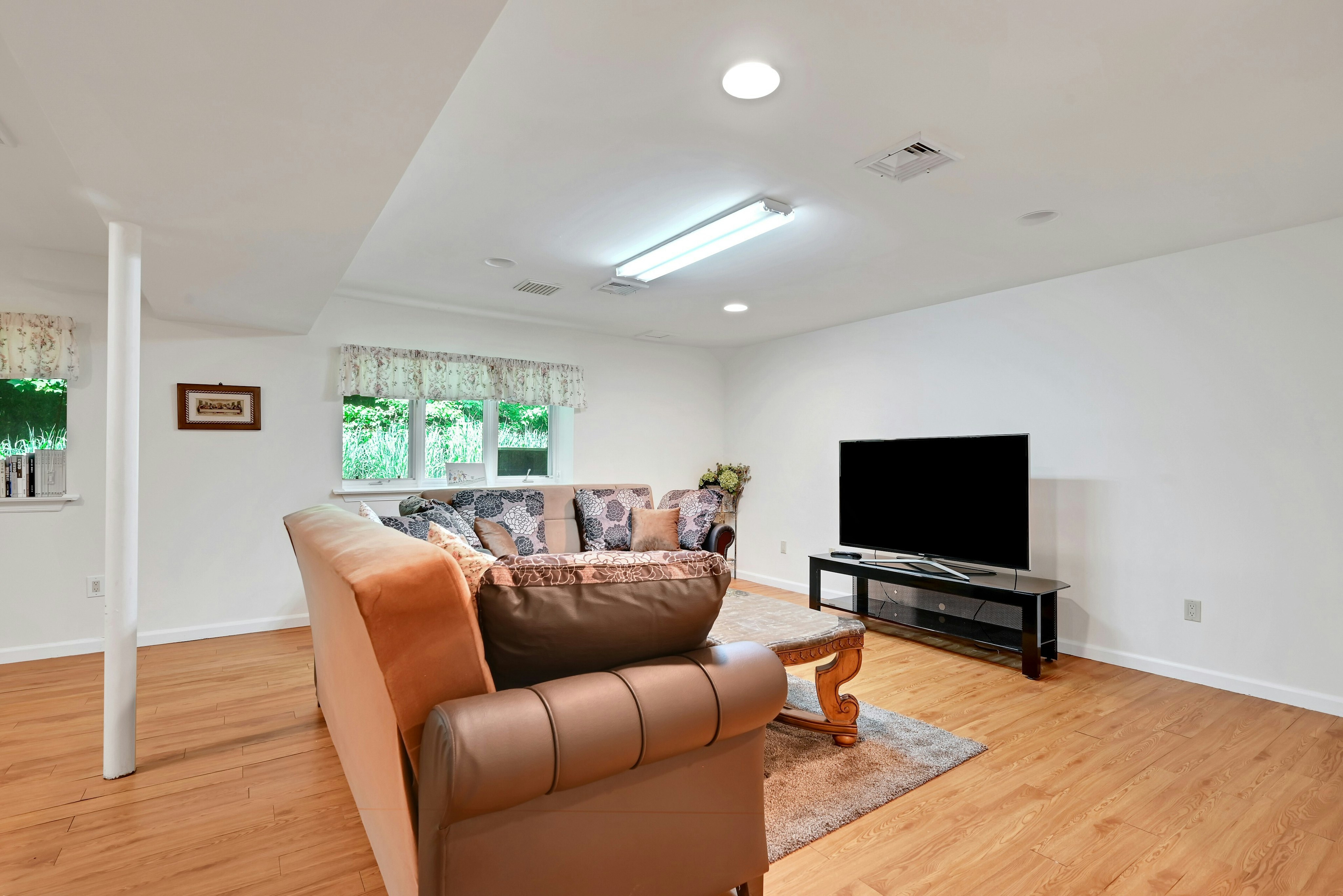 91 Lakeview Dr. 