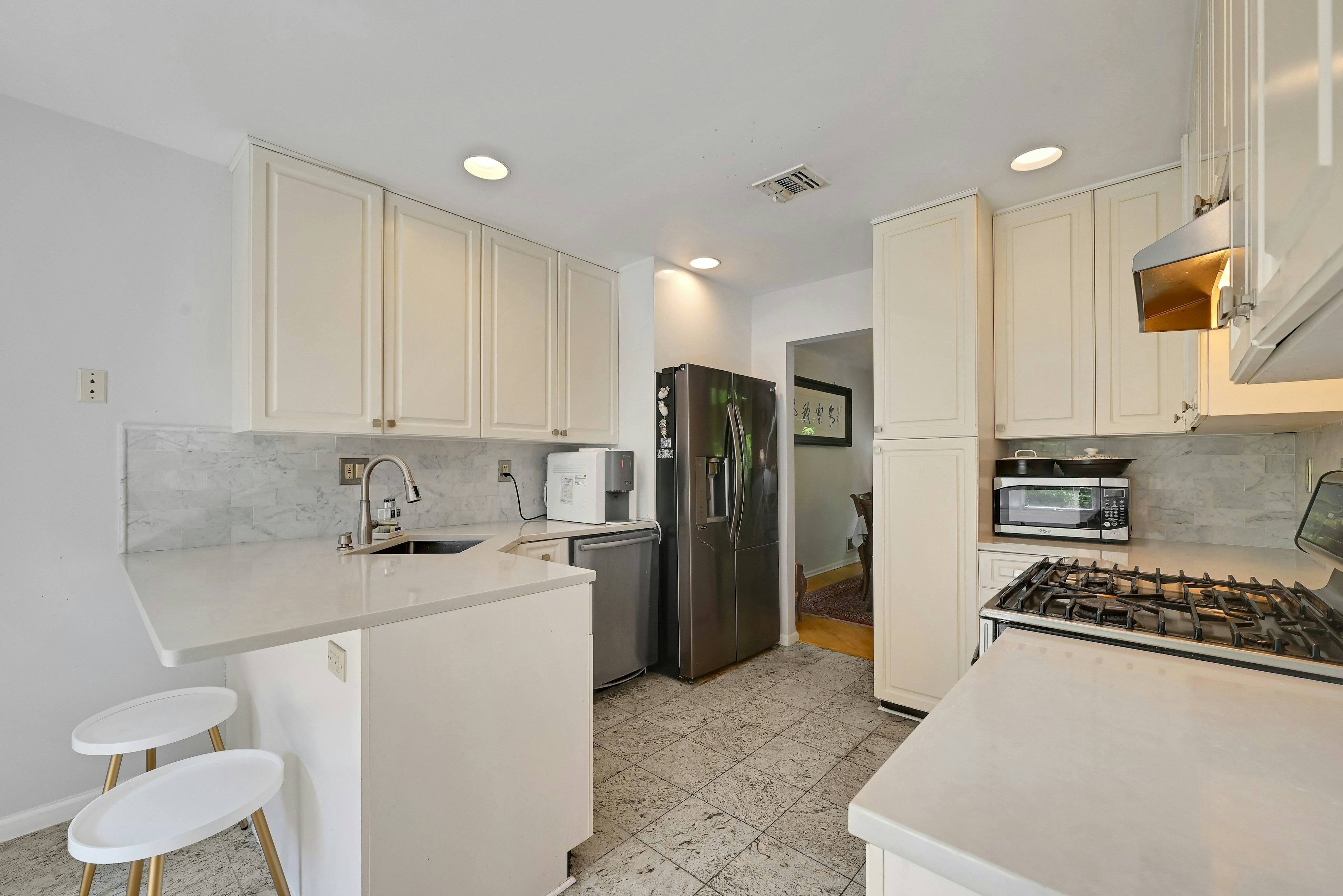 91 Lakeview Dr. 