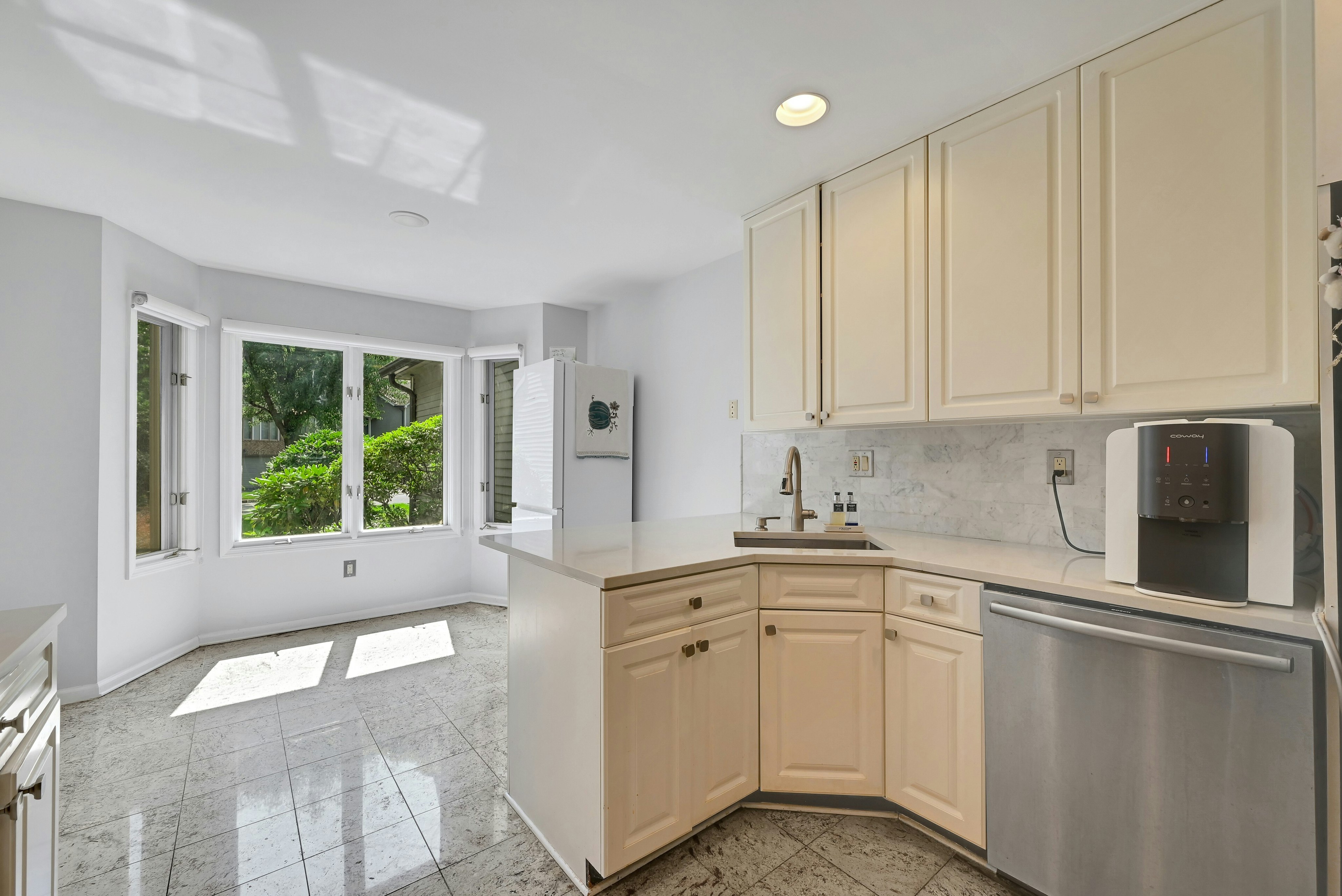 91 Lakeview Dr. 