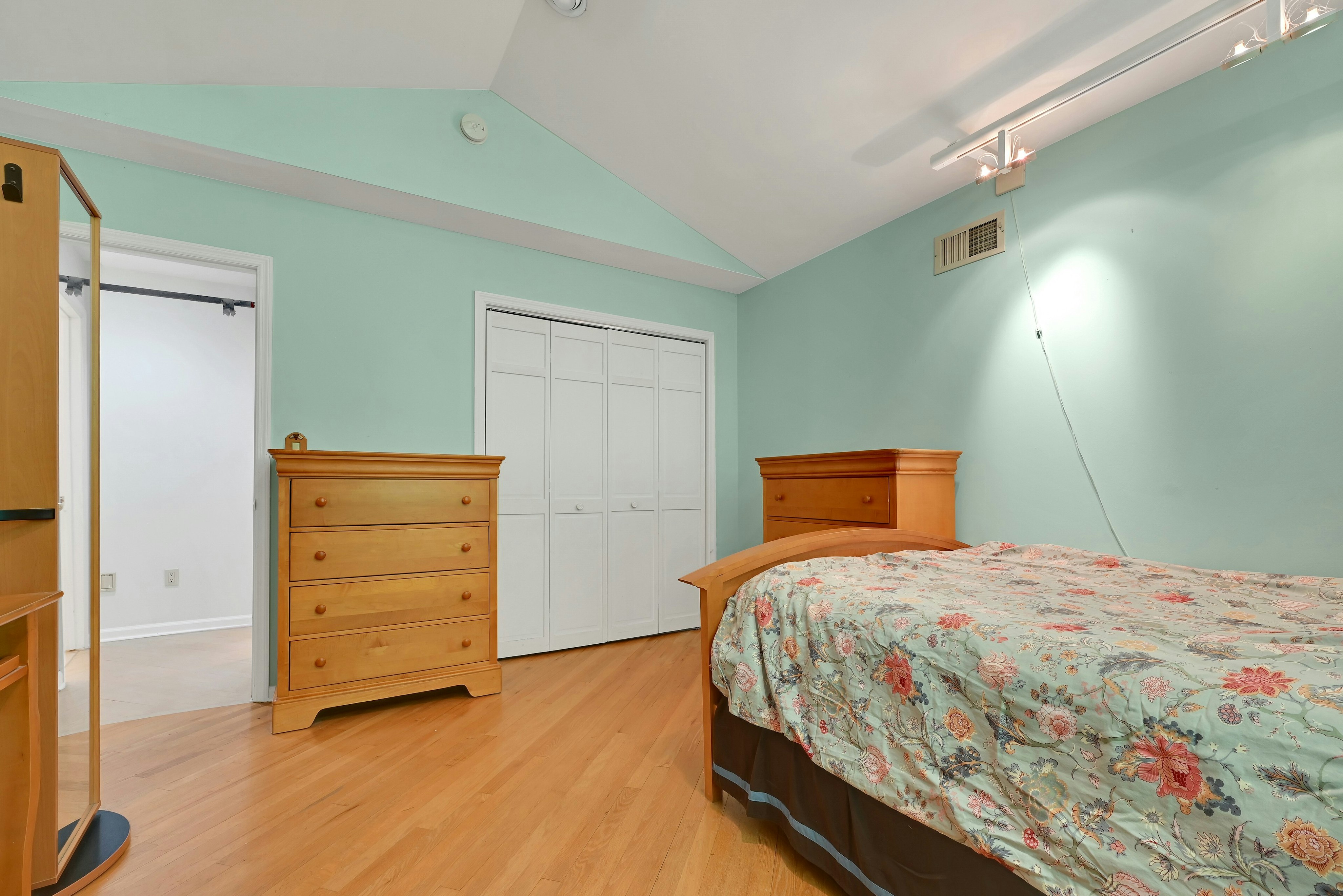 91 Lakeview Dr. 